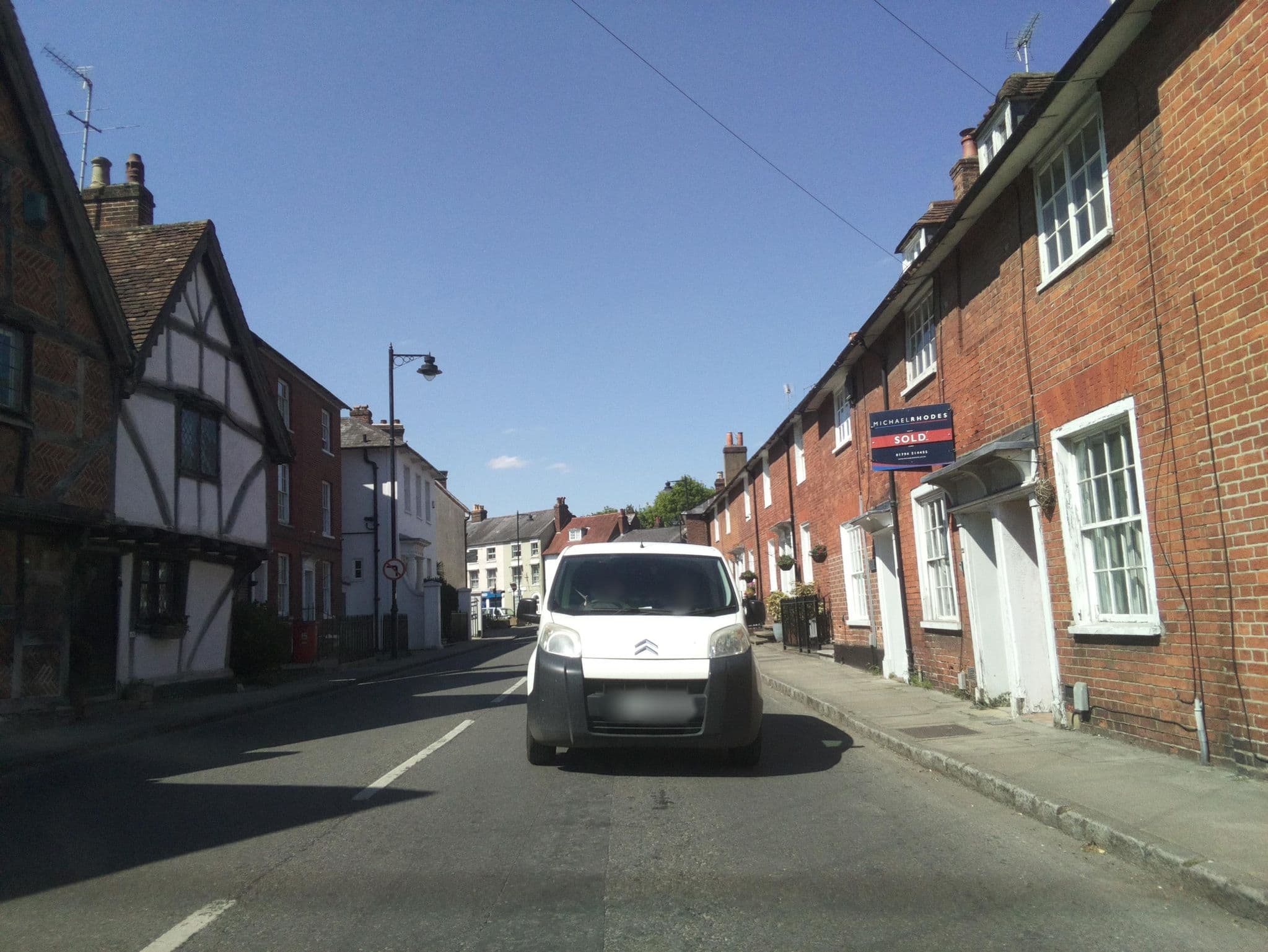 Street view near Wessex Guest House, Romsey — © southglos (CC BY-SA · Mapillary)
