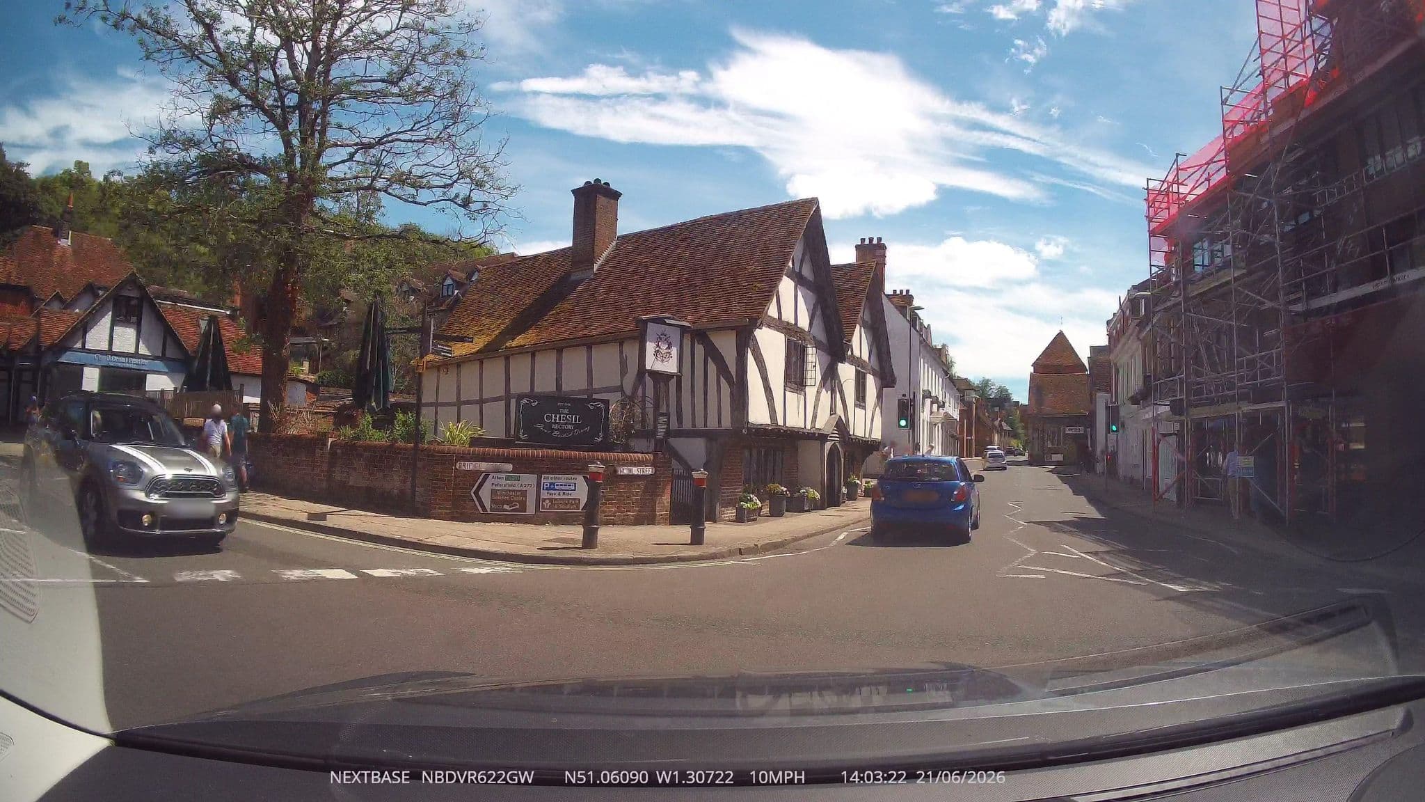 Street view near No.5 Bridge Street, Winchester — © swinetown (CC BY-SA · Mapillary)