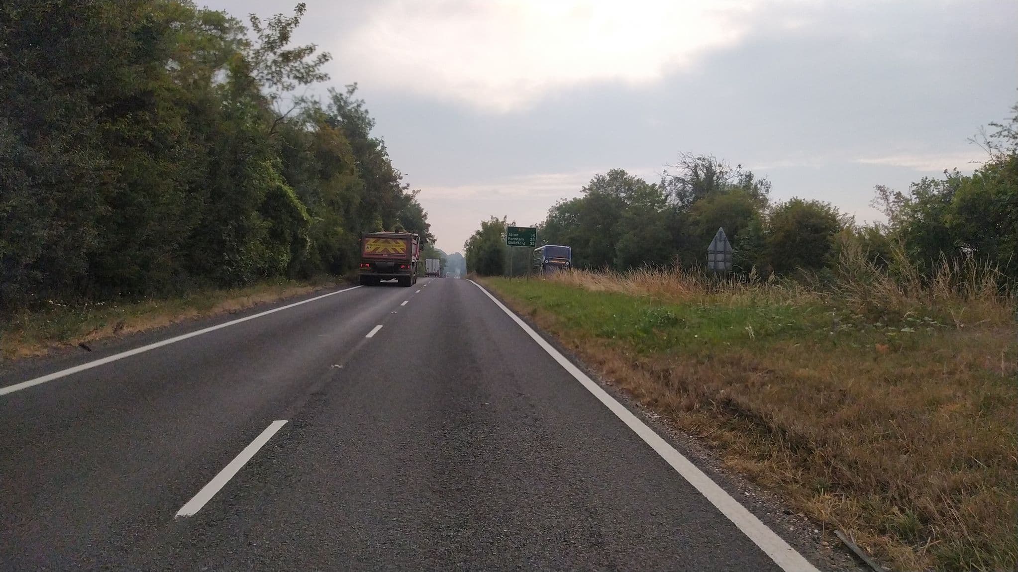 Street view near South Coast Fencing, Kings Worthy — © noid (CC BY-SA · Mapillary)