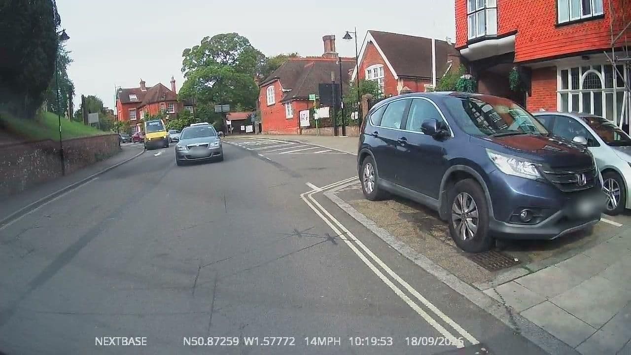 Street view near Lynhurst Hotel, Lyndhurst — © OrangeHurst97 (CC BY-SA · Mapillary)
