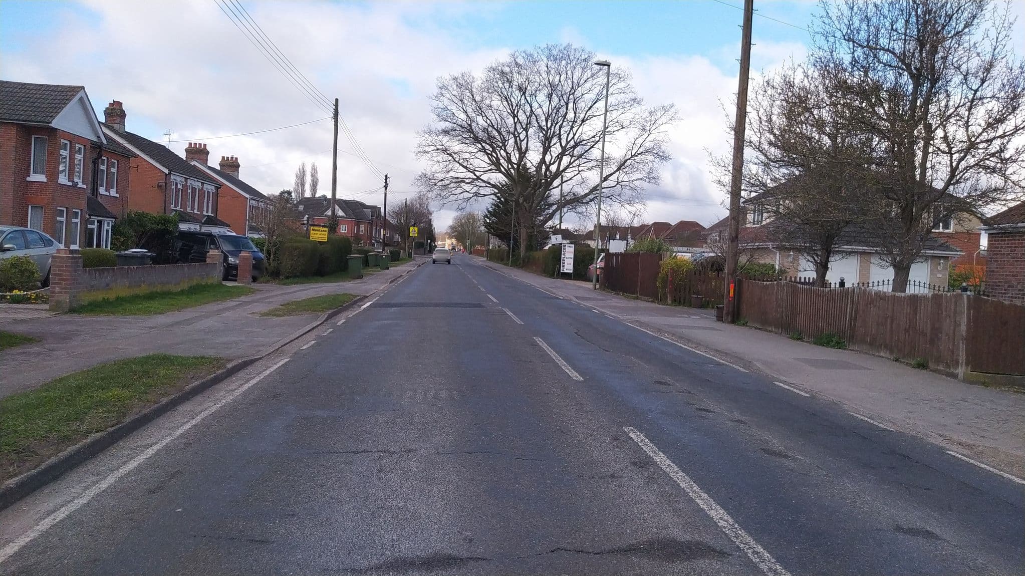 Street view near Montana, Hedge End — © noid (CC BY-SA · Mapillary)