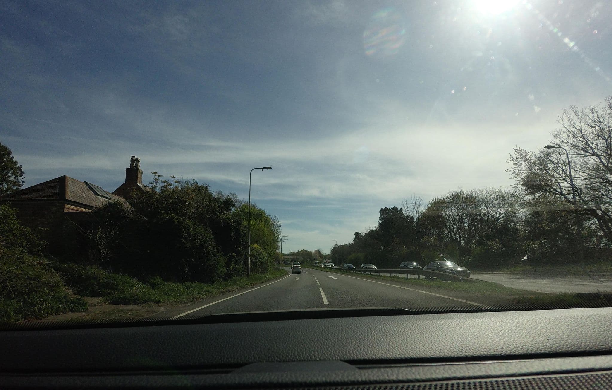 Street view near Days, Fontwell — © tallguy (CC BY-SA · Mapillary)