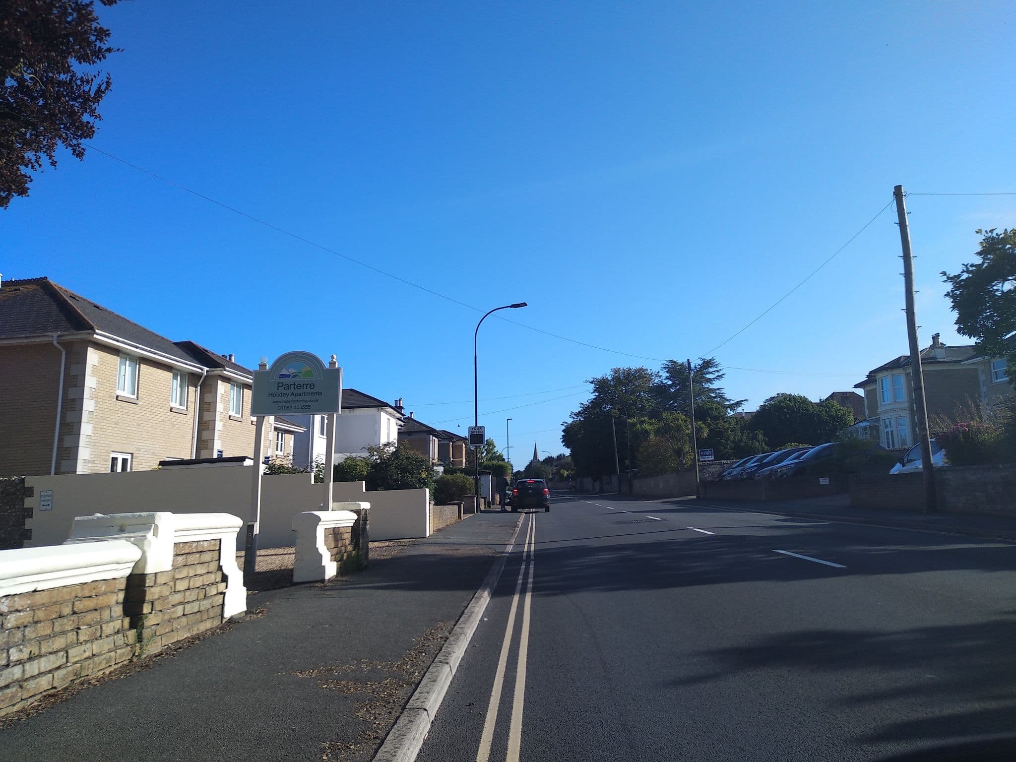 Street view near Beaufort House, Sandown — © cjmalone (CC BY-SA · Mapillary)