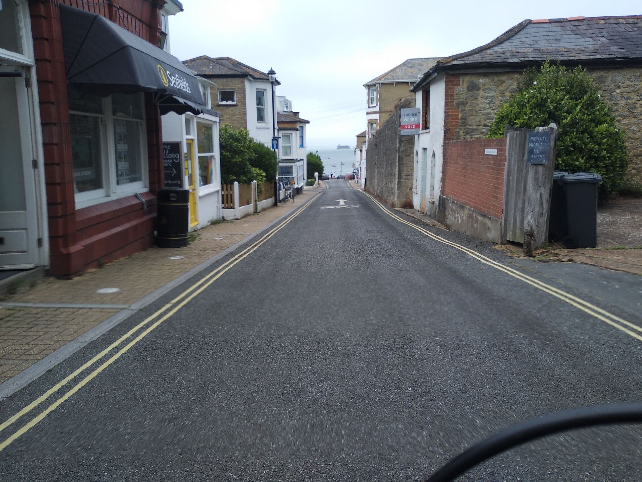 Street view near Classic Cottages, Seaview — © cjmalone (CC BY-SA · Mapillary)