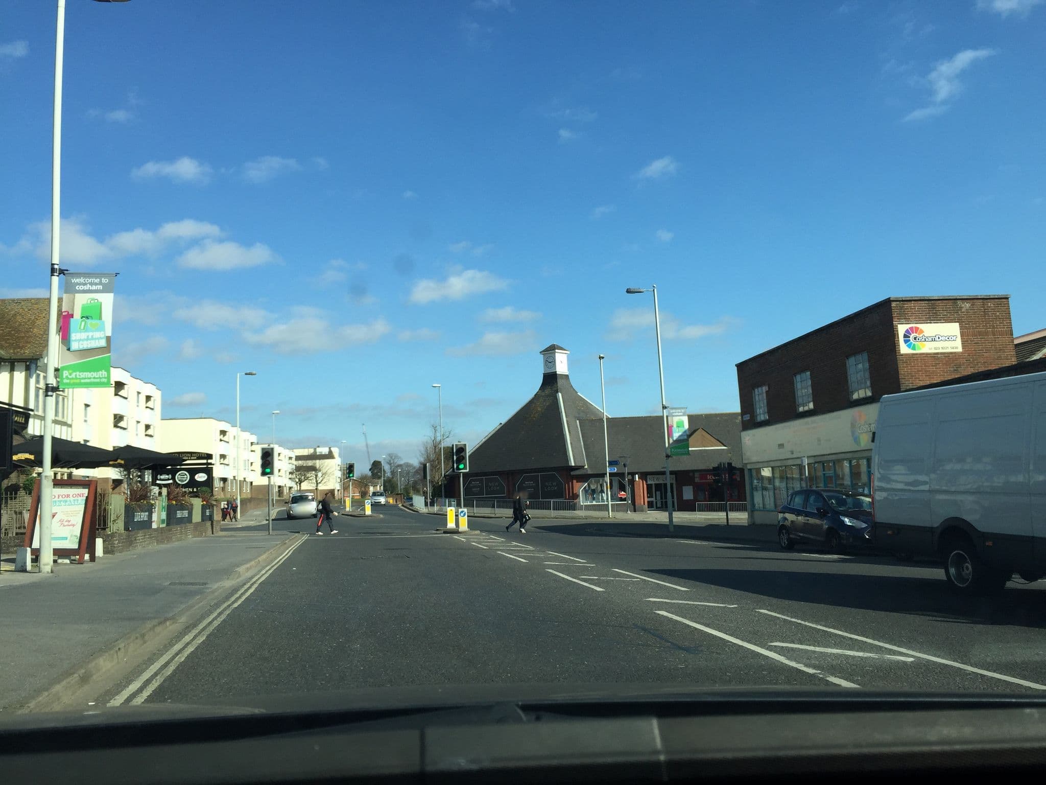 Street view near Innkeeper's Collection, Cosham — © benscottrobinson (CC BY-SA · Mapillary)