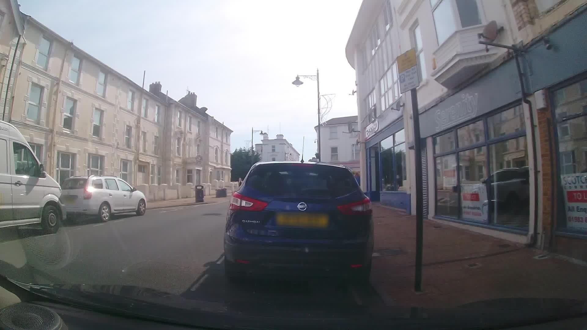 Street view near Albion House Hotel, Sandown — © trigpoint (CC BY-SA · Mapillary)