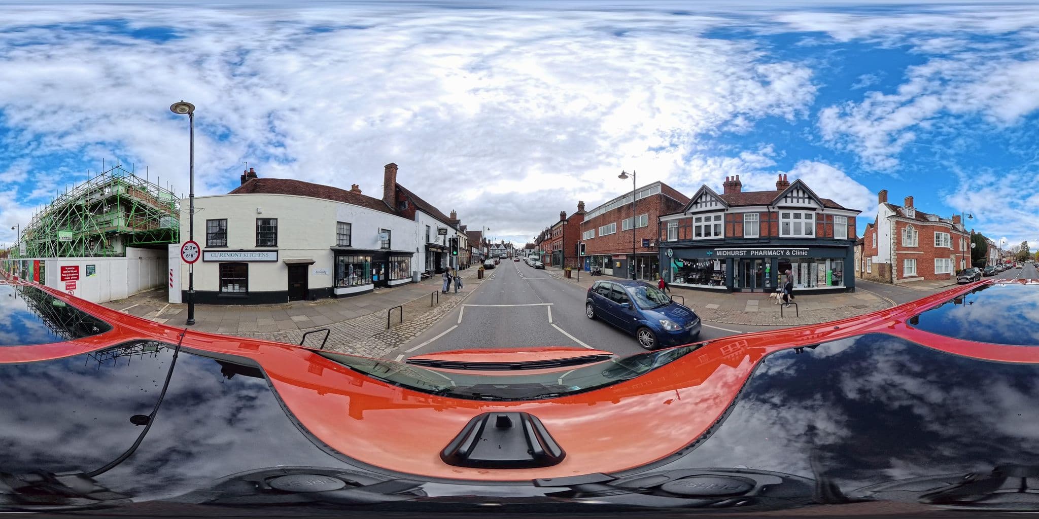 Street view near The Angel Inn, Midhurst — © BlizzardBorn42Car (CC BY-SA · Mapillary)