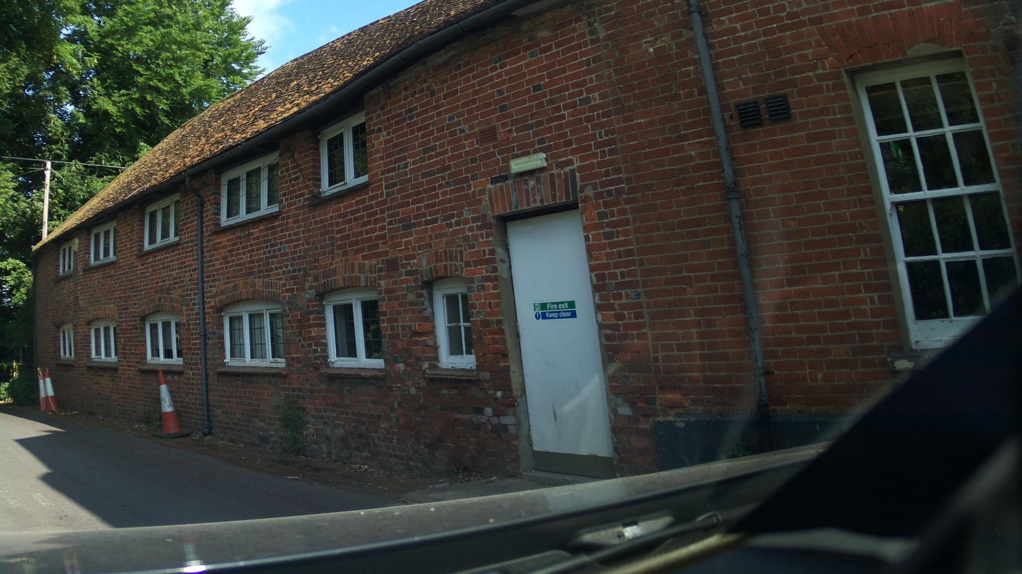 Street view near Premier Inn, Overton — © southglos (CC BY-SA · Mapillary)