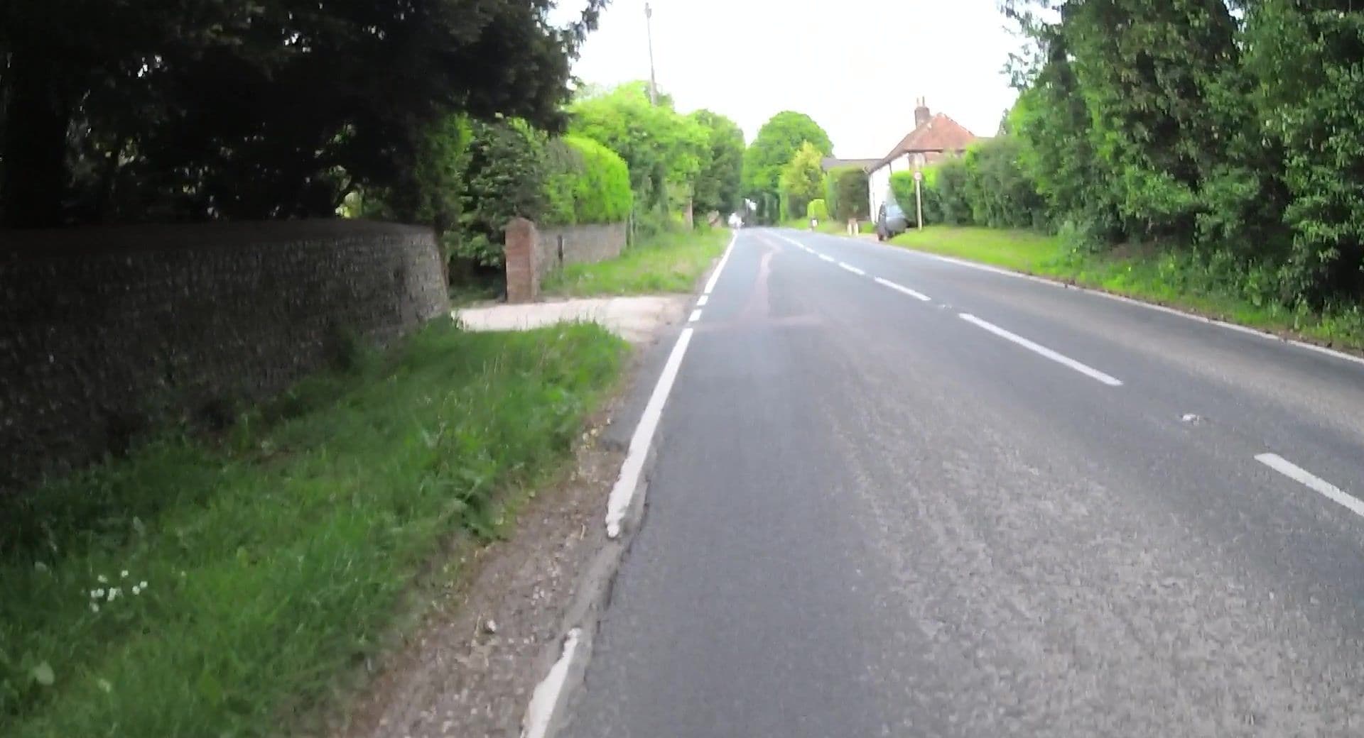 Street view near Rose Cottage, Basingstoke — © jpennycook (CC BY-SA · Mapillary)