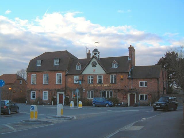 The Hind's Head (via Wikimedia Commons, CC BY-SA 2.0)
