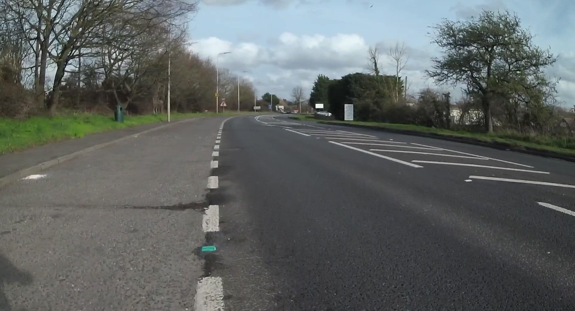 Street view near Premier Inn, Thatcham — © jpennycook (CC BY-SA · Mapillary)
