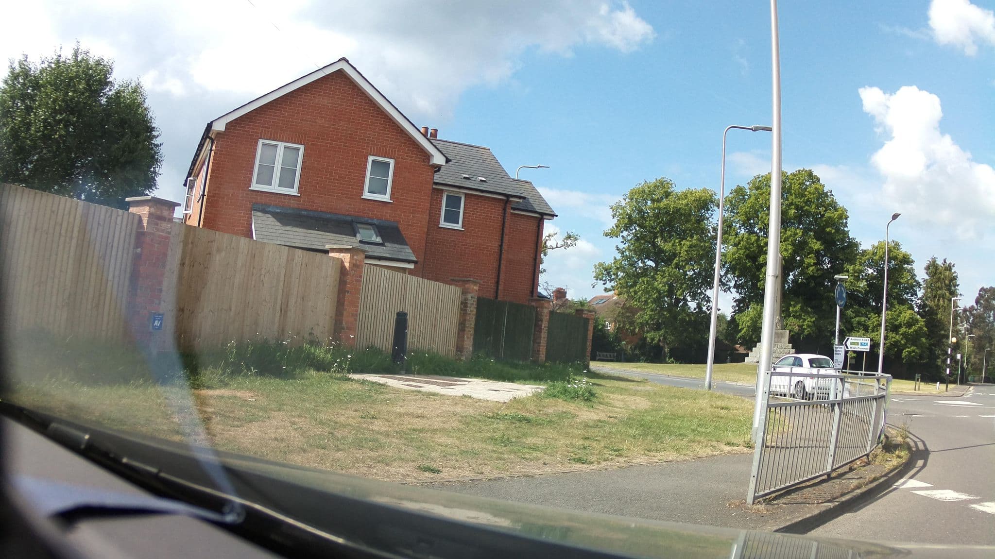 Street view near Ingledene Bed & Breakfast, Newbury — © southglos (CC BY-SA · Mapillary)