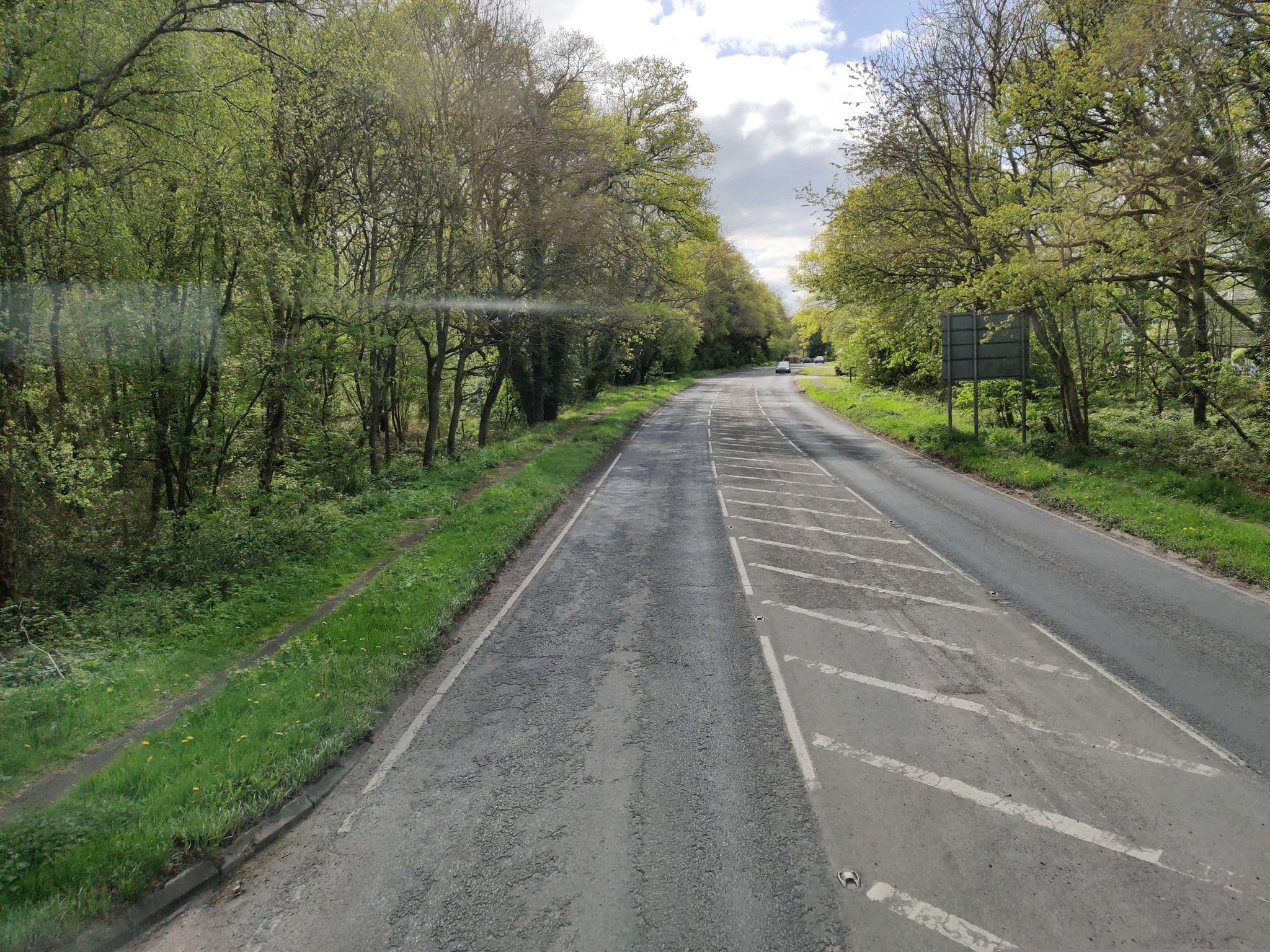 Street view near Barcelo Hook, Odiham — © jpennycook (CC BY-SA · Mapillary)