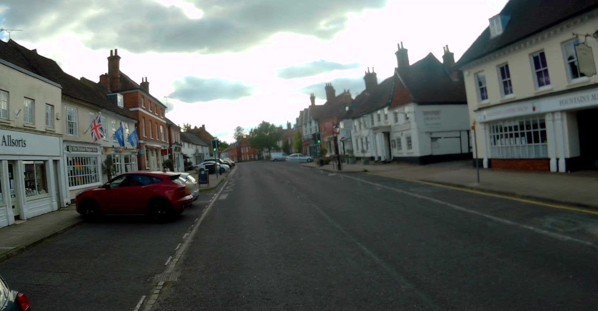 Street view near The George Hotel, Odiham — © jpennycook (CC BY-SA · Mapillary)