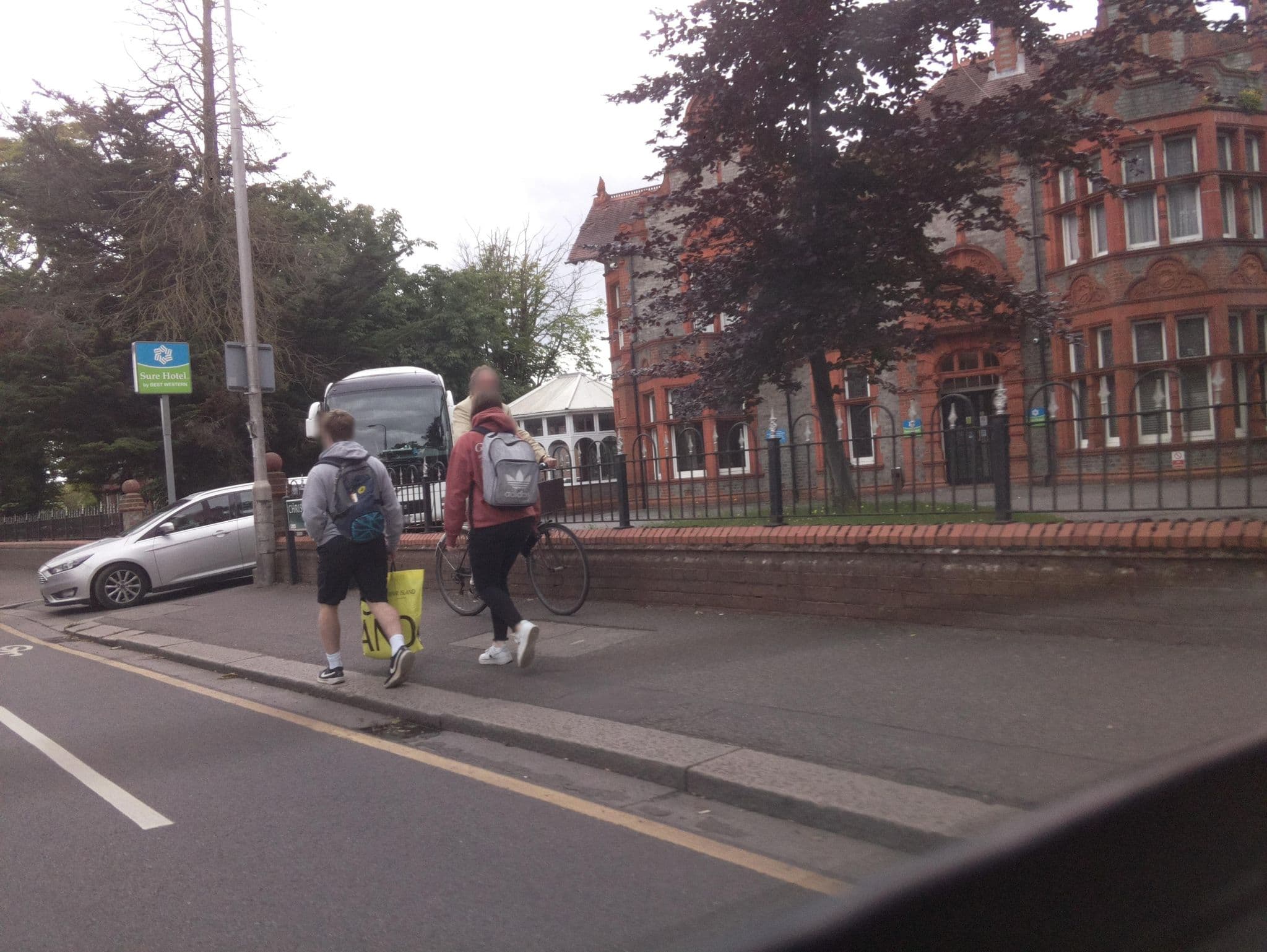 Street view near Hillingdon Prince Hotel, Reading — © southglos (CC BY-SA · Mapillary)
