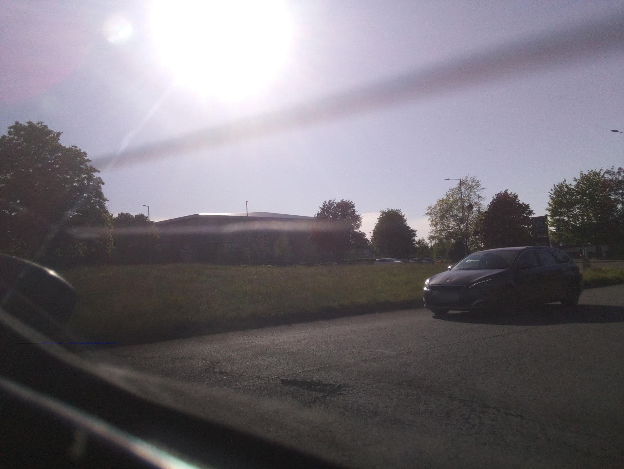Street view near Shepherds House Inn, Sonning — © southglos (CC BY-SA · Mapillary)