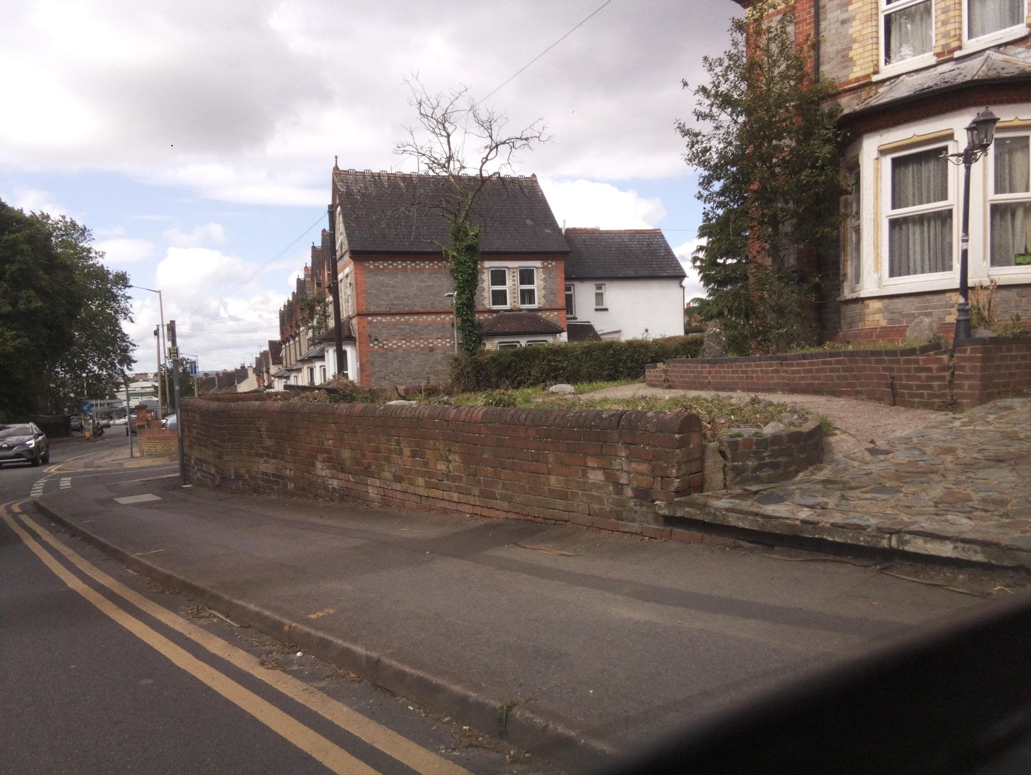 Street view near Roses Guest House, Reading — © southglos (CC BY-SA · Mapillary)