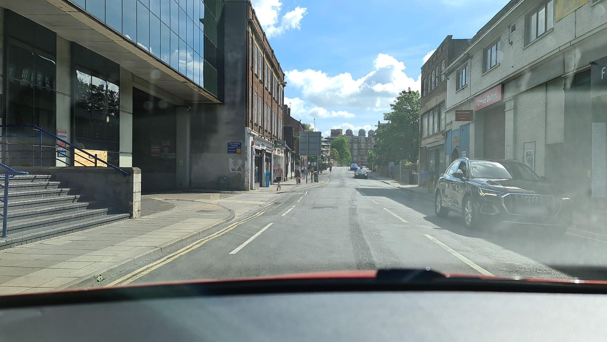 Street view near Hostels of the World, Oxford — © alexanderar (CC BY-SA · Mapillary)