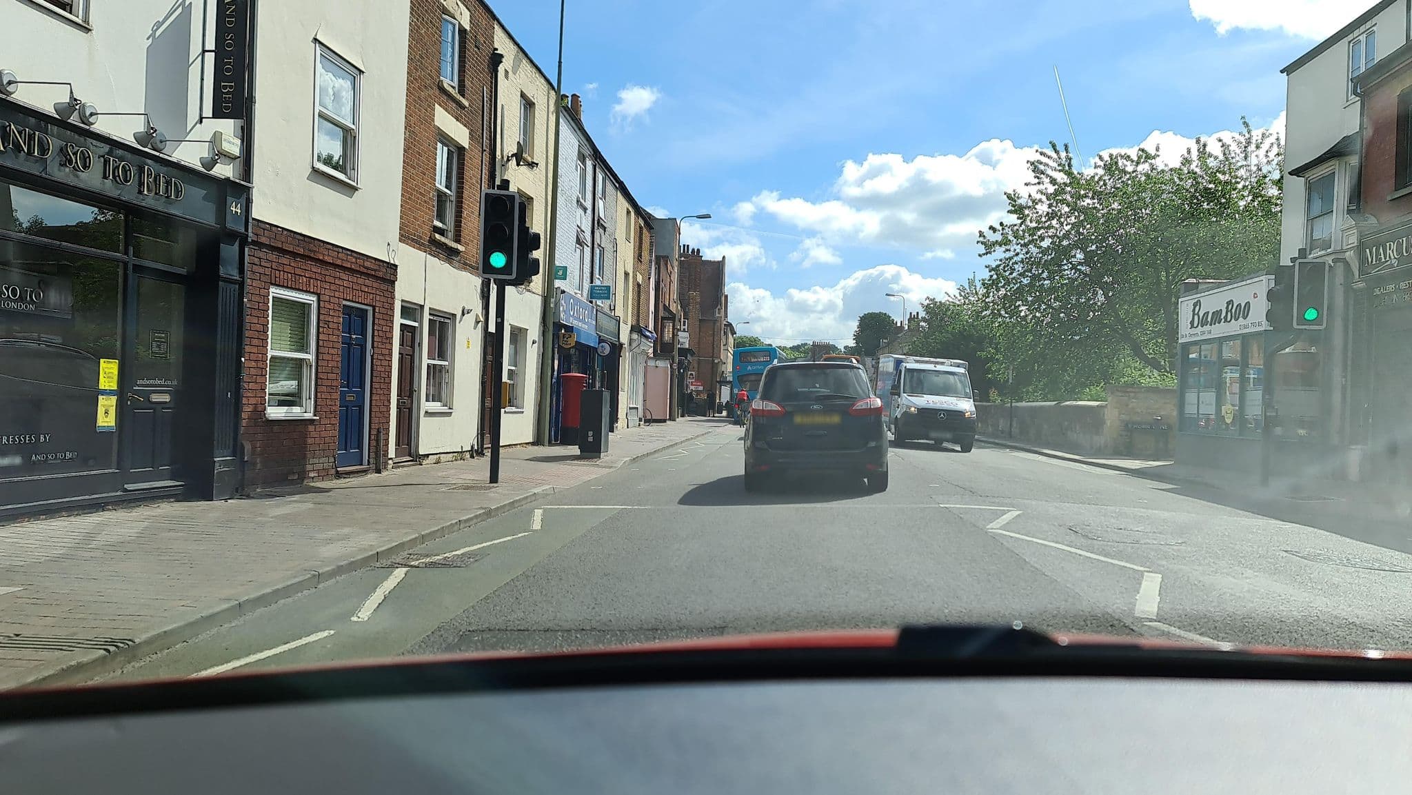 Street view near Cherwell Gates, Oxford — © alexanderar (CC BY-SA · Mapillary)