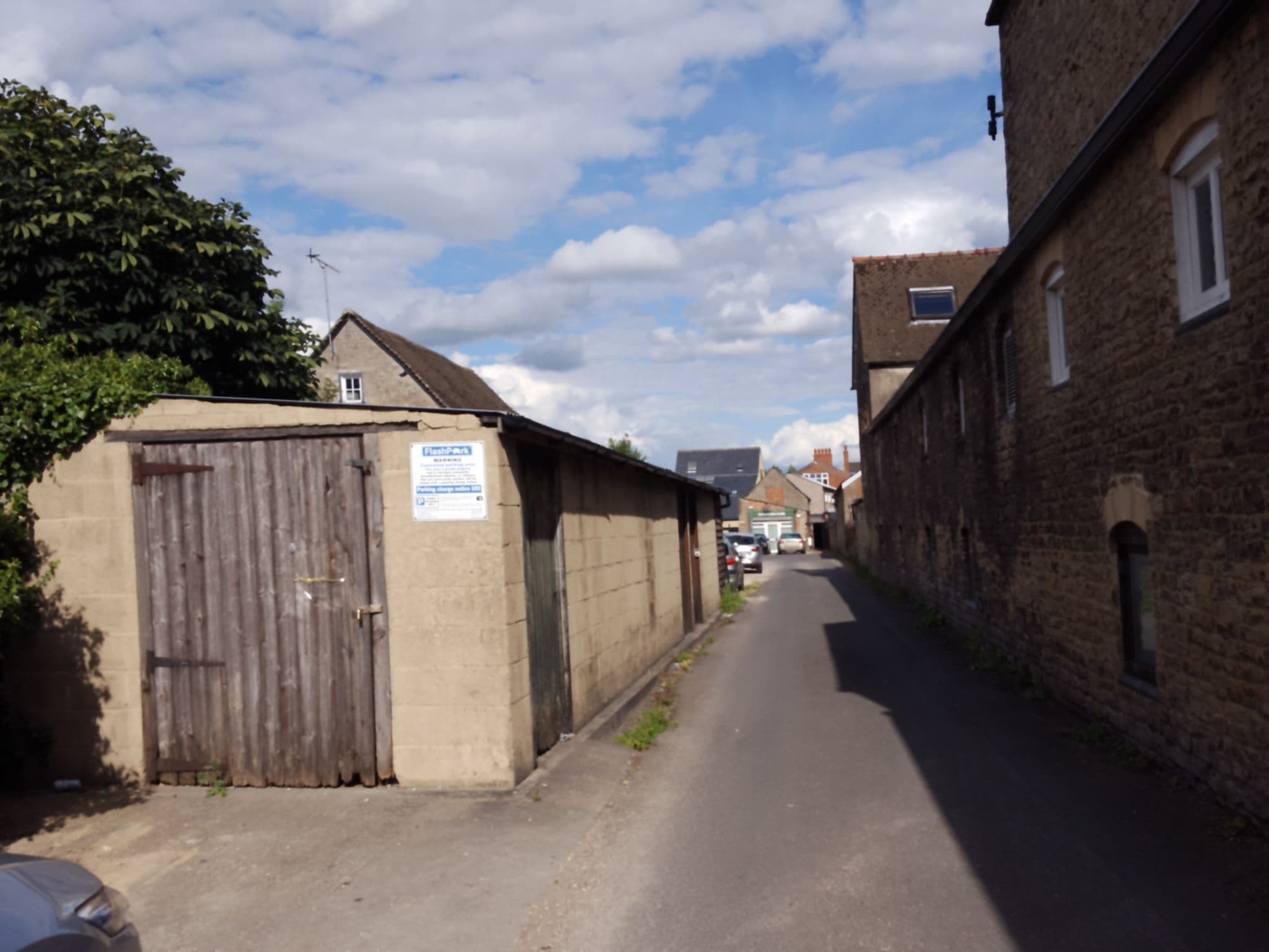 Street view near Destination Portugal, Witney — © hobgoblin (CC BY-SA · Mapillary)