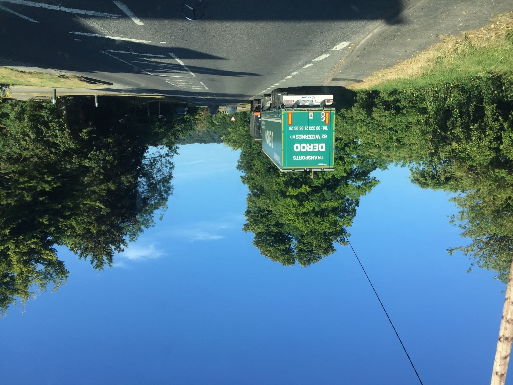 Street view near Mercure Thame Lambert Hotel, Chinnor — © laye (CC BY-SA · Mapillary)