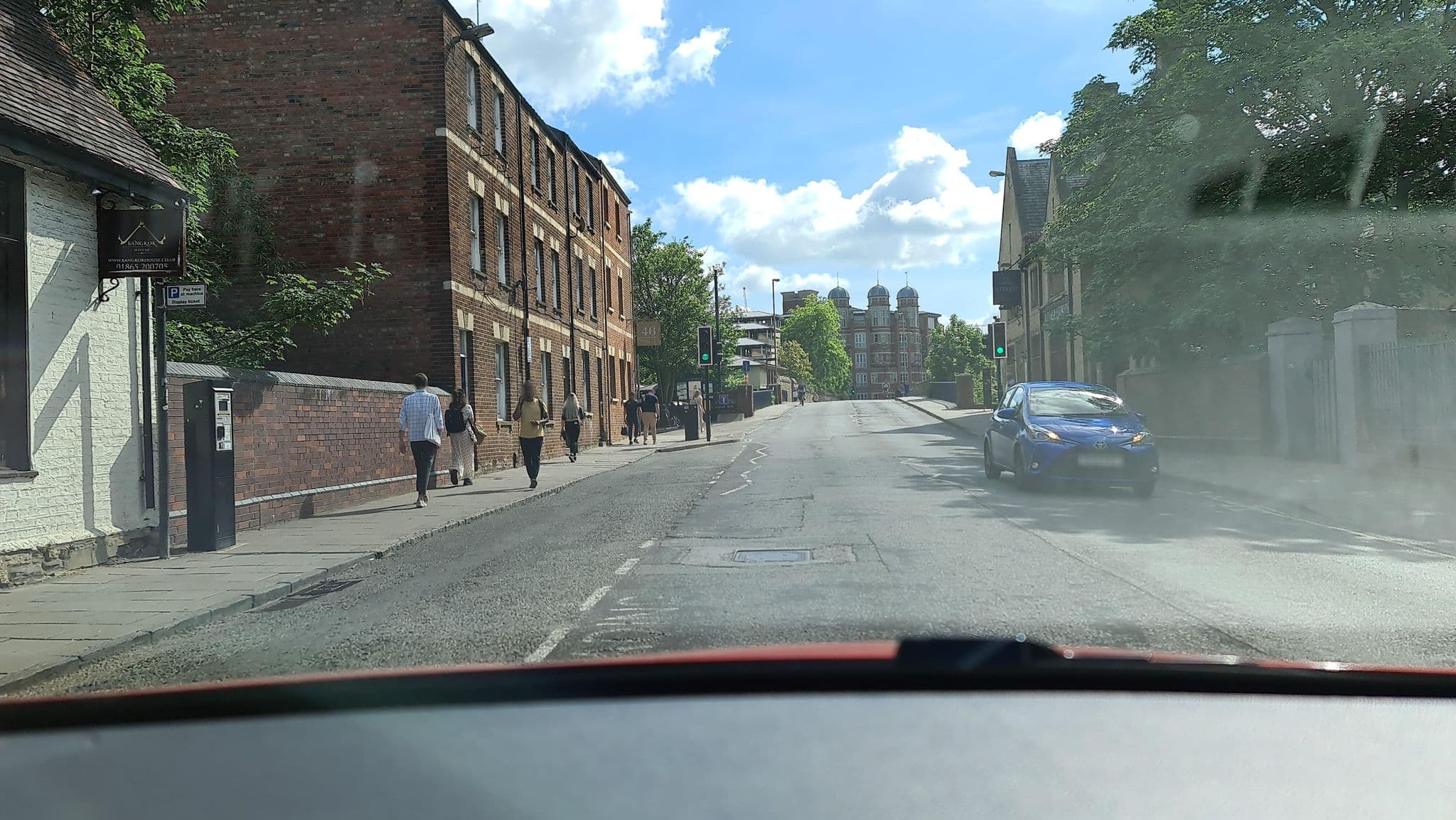 Street view near Oxford Back Packers, Oxford — © alexanderar (CC BY-SA · Mapillary)