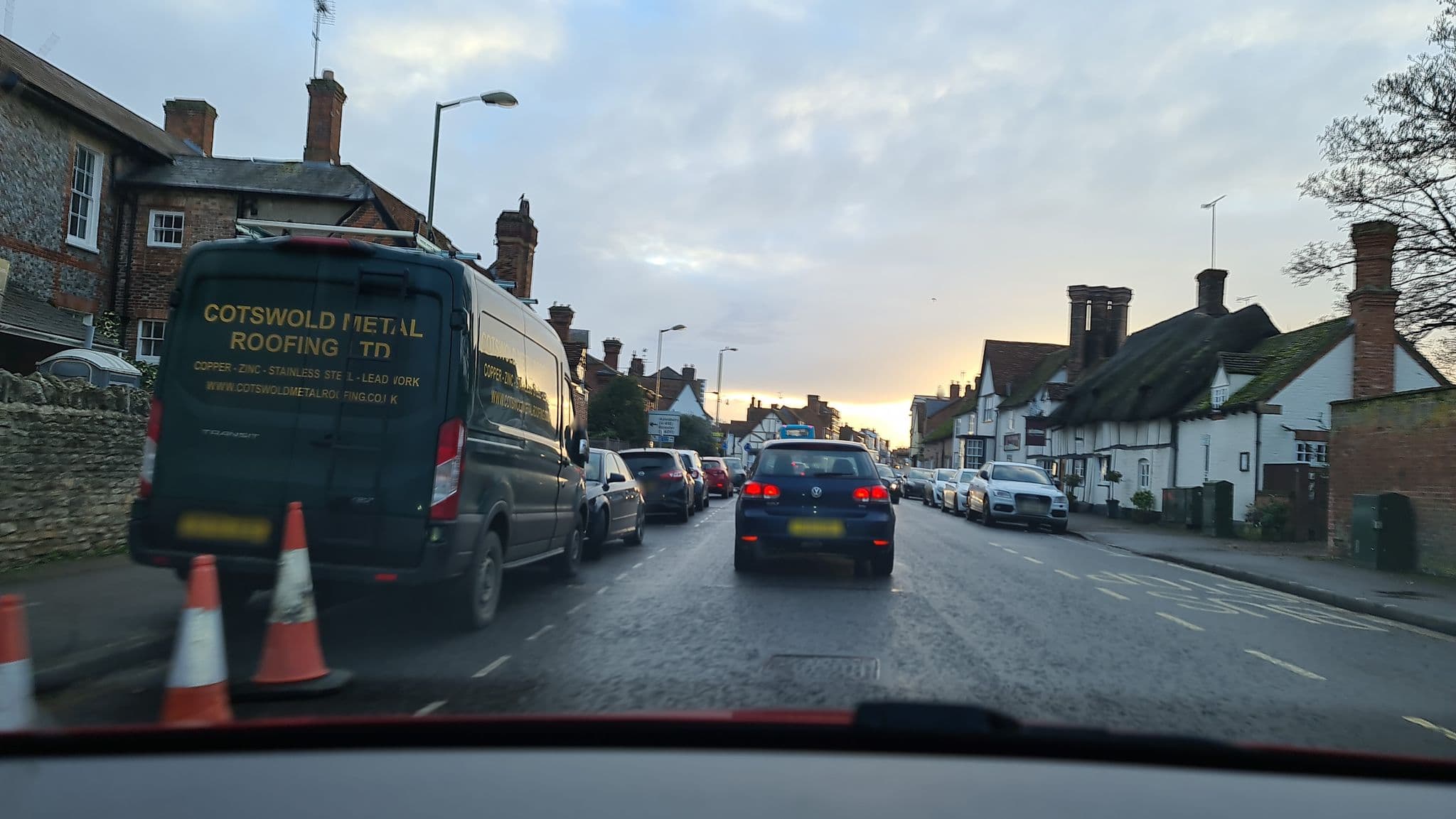 Street view near The Old Trout Hotel Thame, Thame — © alexanderar (CC BY-SA · Mapillary)