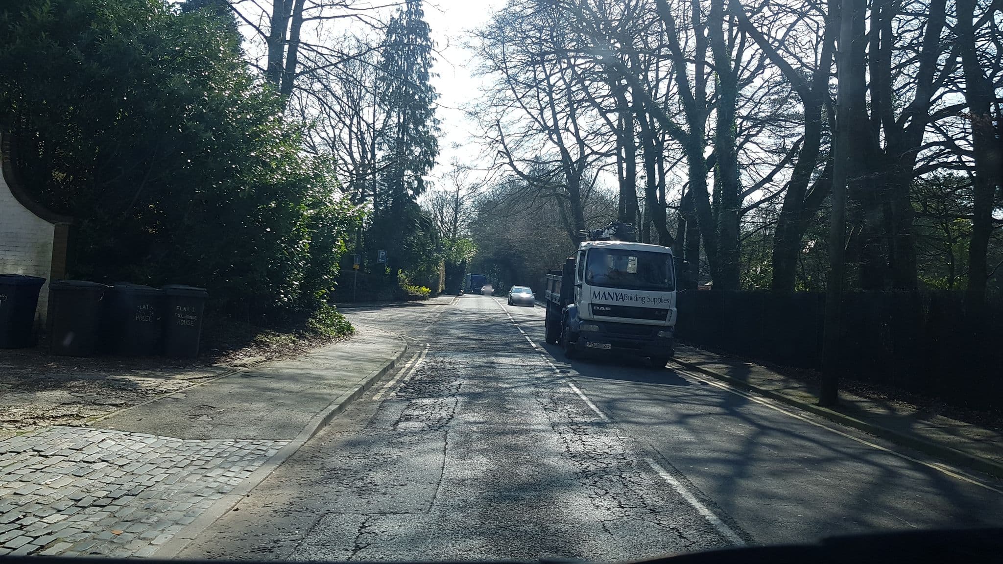 Street view near Undershaw Hotel, Hindhead — © richardc (CC BY-SA · Mapillary)