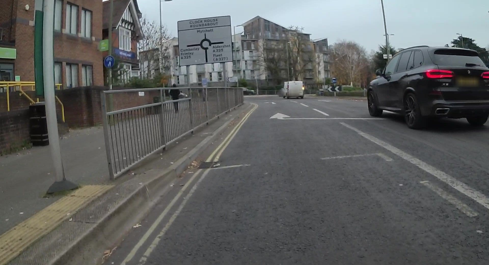 Street view near Max House Serviced Apartments, Farnborough — © jpennycook (CC BY-SA · Mapillary)
