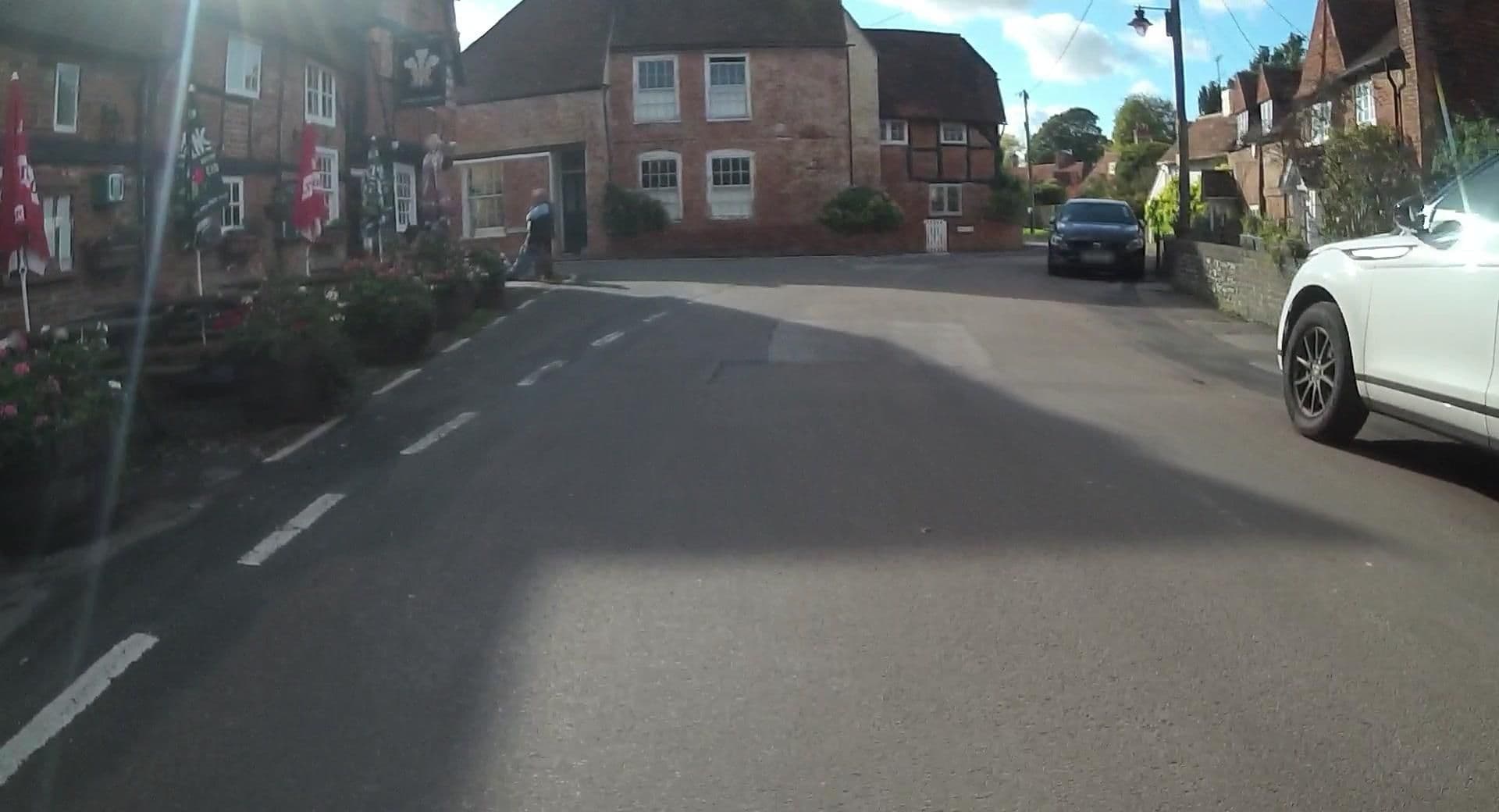 Street view near Eglantine, Crondall — © jpennycook (CC BY-SA · Mapillary)