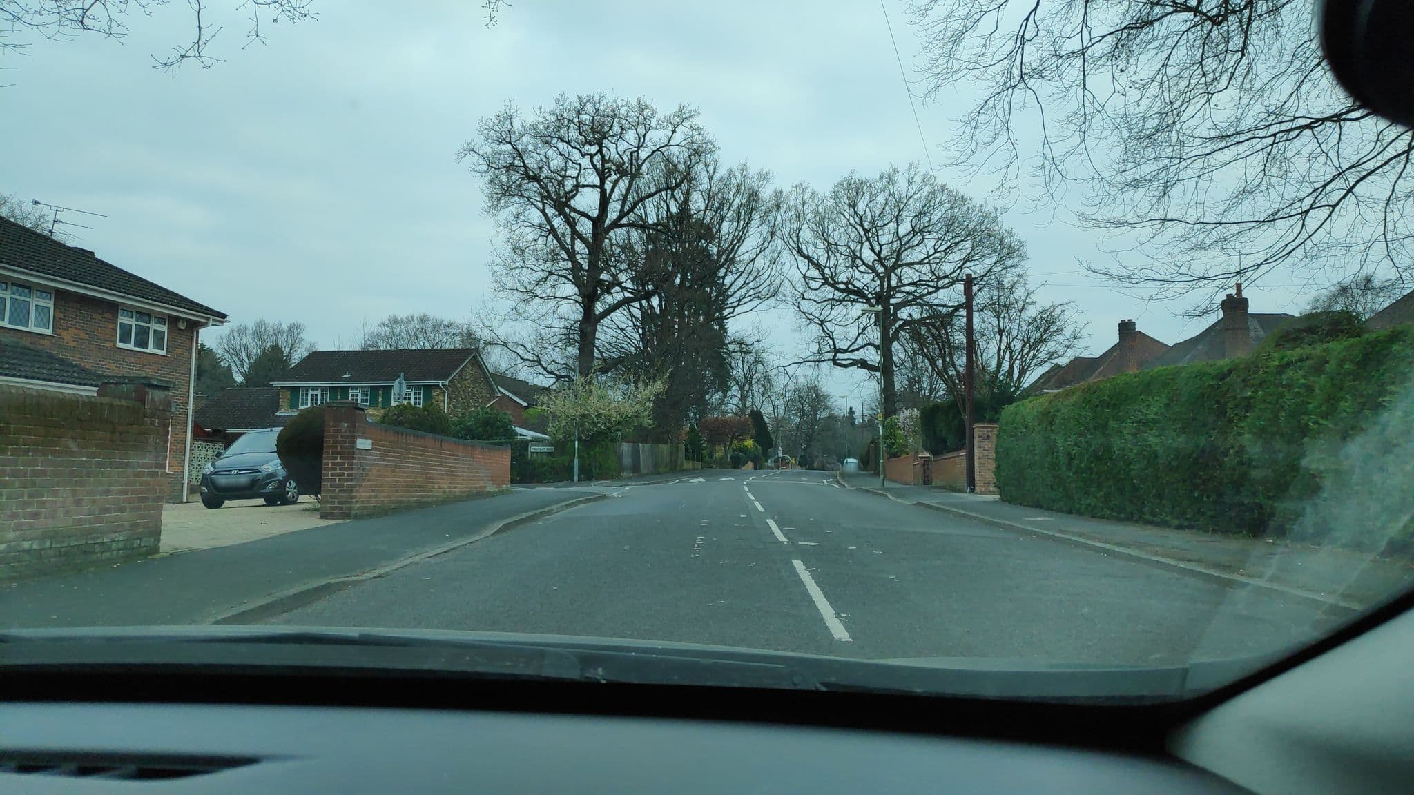 Street view near County Apartments, Farnborough — © taft (CC BY-SA · Mapillary)