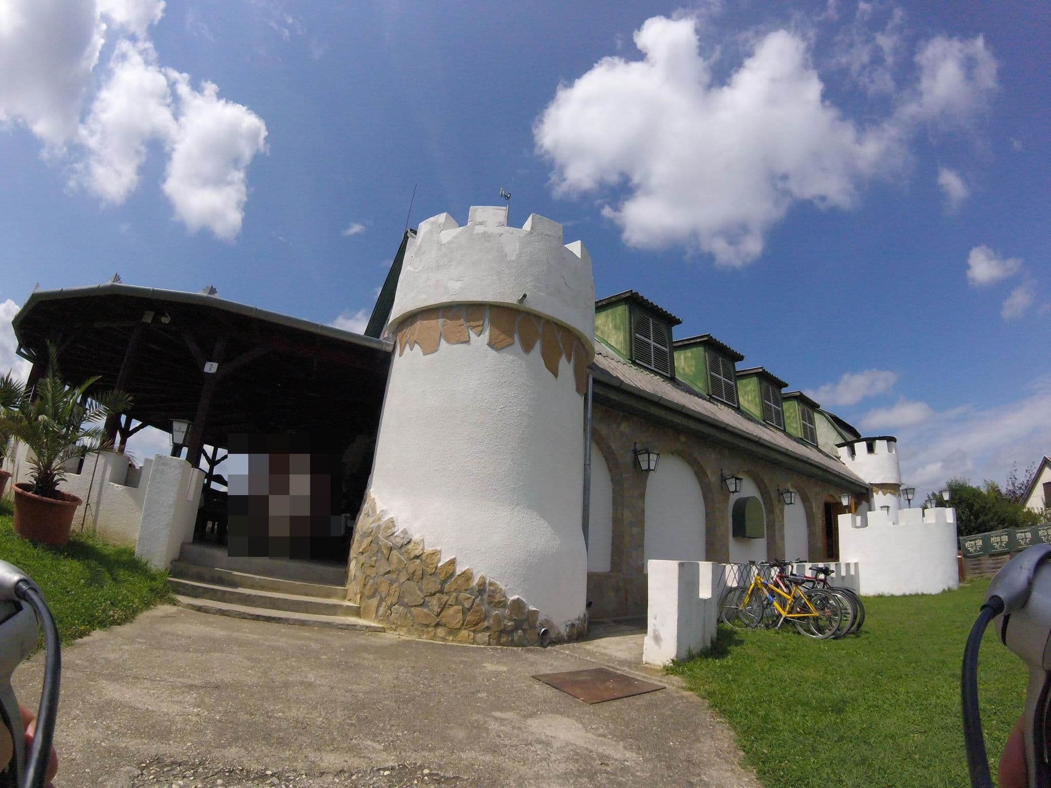 Street view near Kastély Fogadó, Sigetec — © goprohero (CC BY-SA · Mapillary)