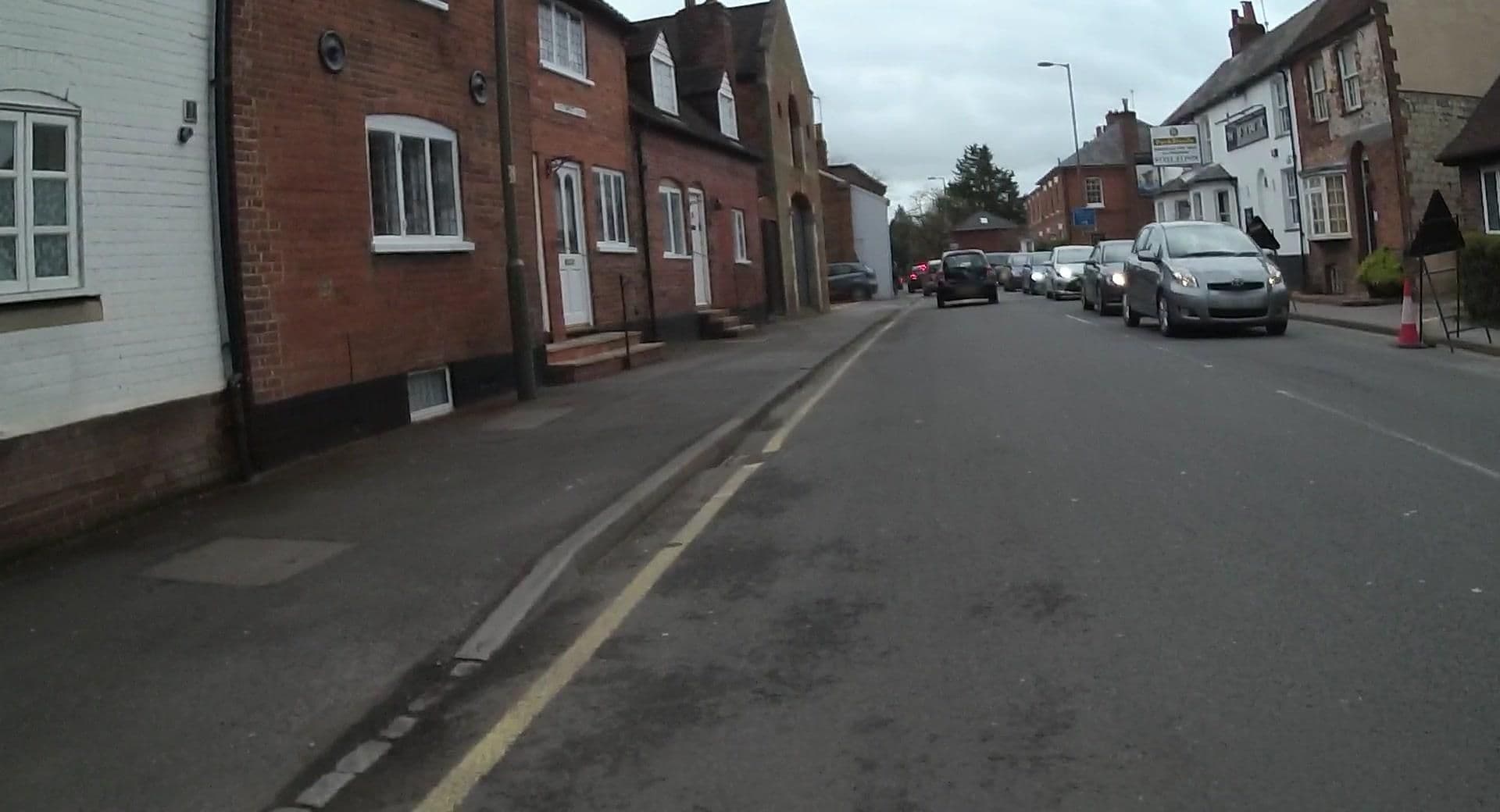 Street view near The Jolly Sailor, Farnham — © jpennycook (CC BY-SA · Mapillary)