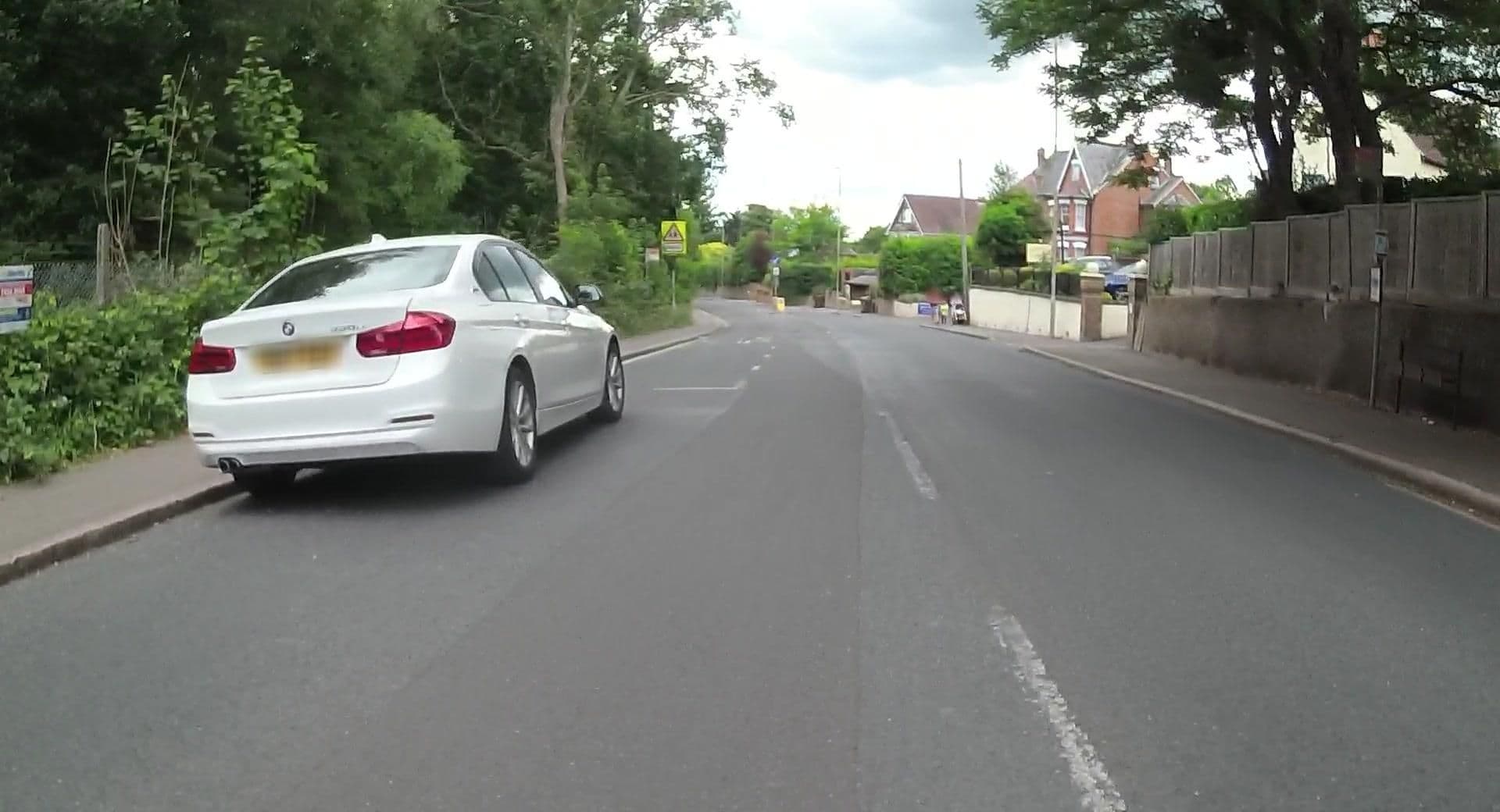 Street view near Heavenly Lodge Hotel, Aldershot — © jpennycook (CC BY-SA · Mapillary)
