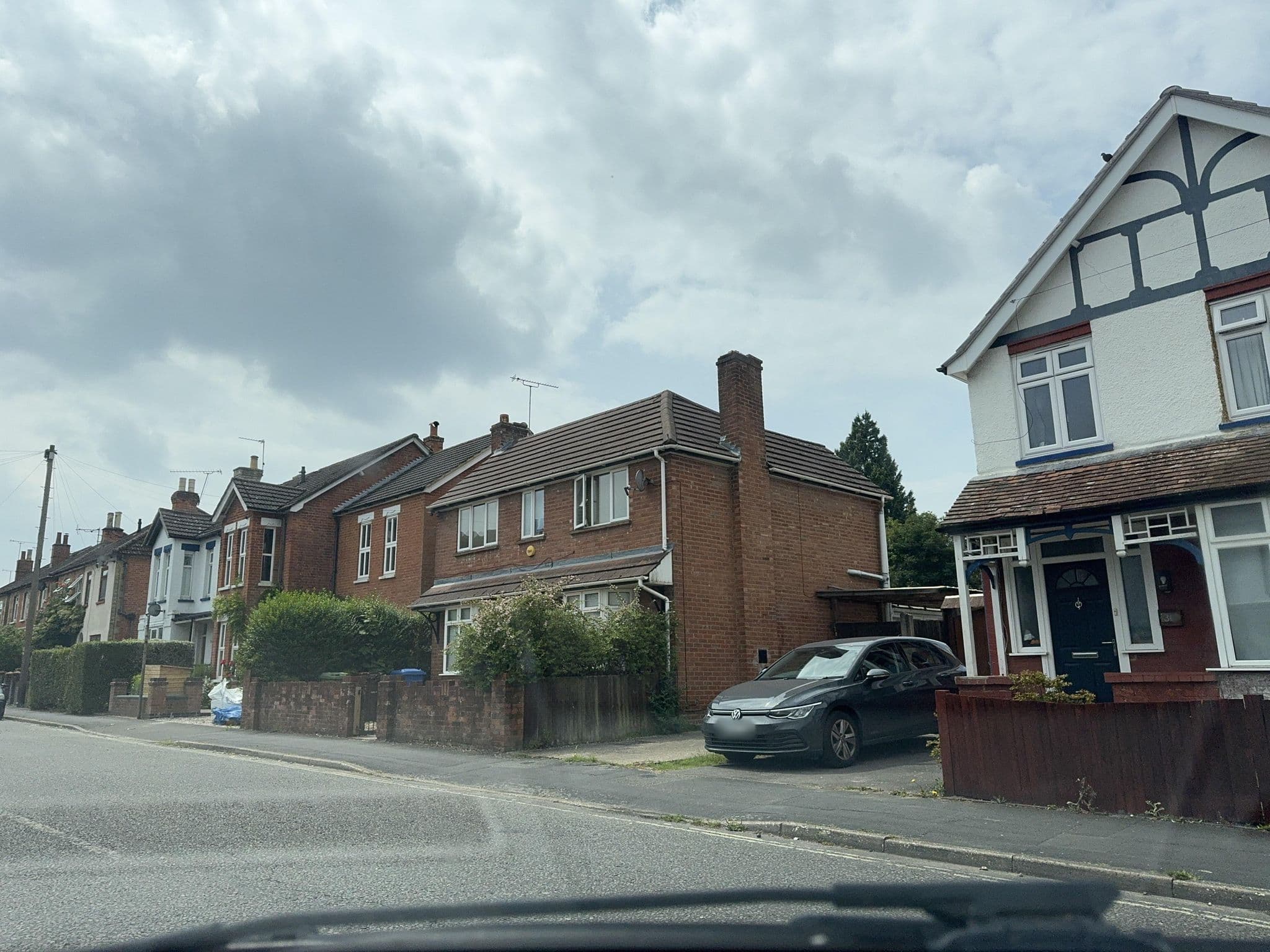Street view near Elmgrove, Farnborough — © laye (CC BY-SA · Mapillary)