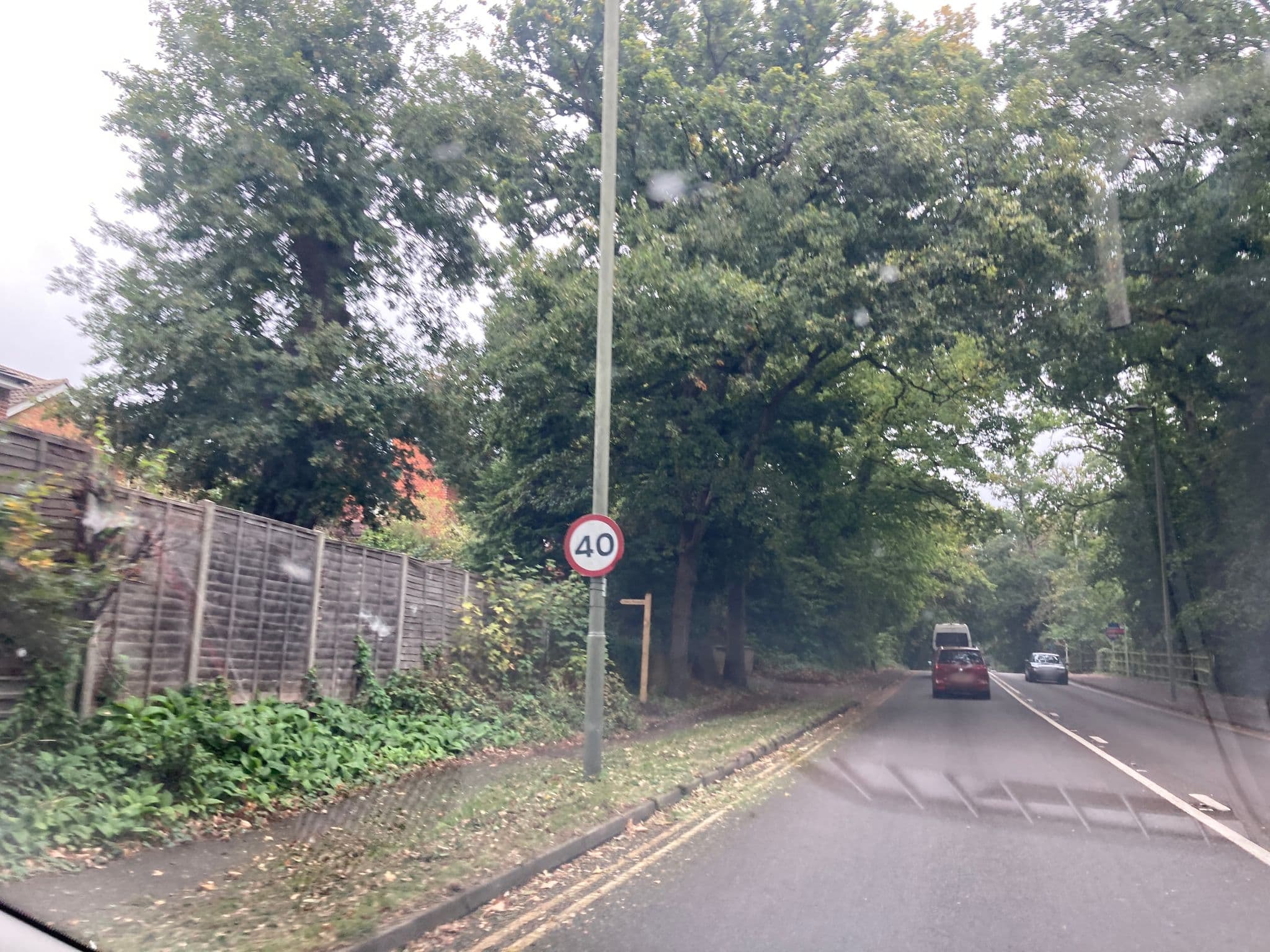 Street view near Hazelodge Hotel, Camberley — © chexum (CC BY-SA · Mapillary)