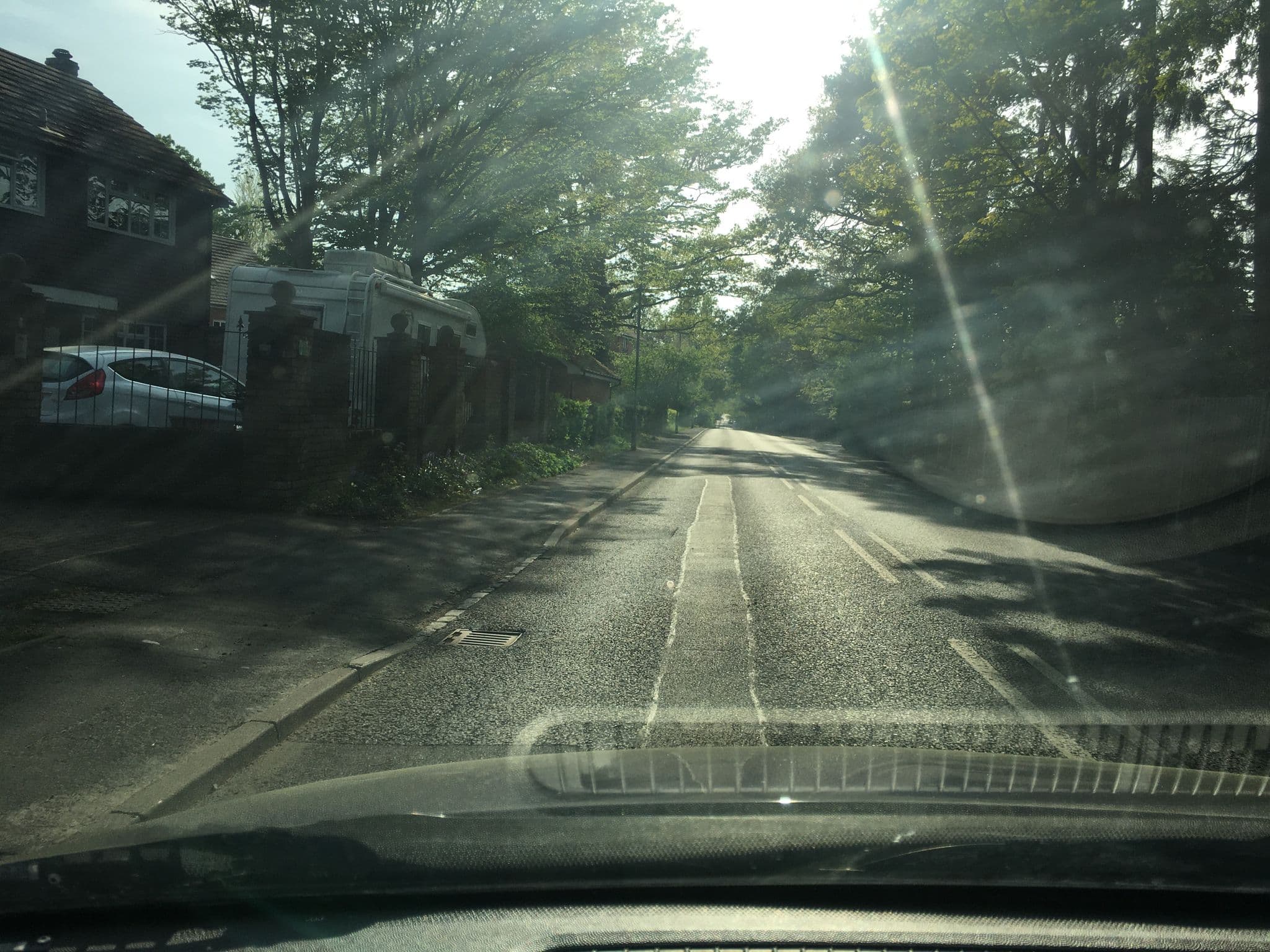Street view near The Waterloo Hotel, Crowthorne — © darbymark (CC BY-SA · Mapillary)