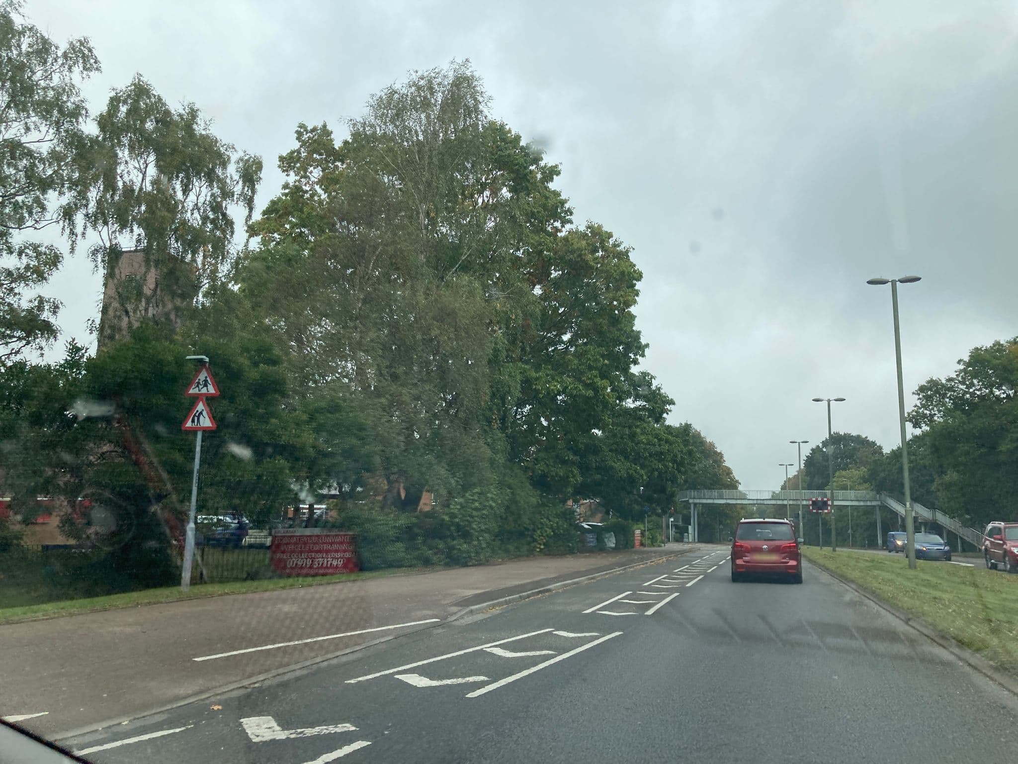 Street view near Burwood House Hotel, Camberley — © chexum (CC BY-SA · Mapillary)