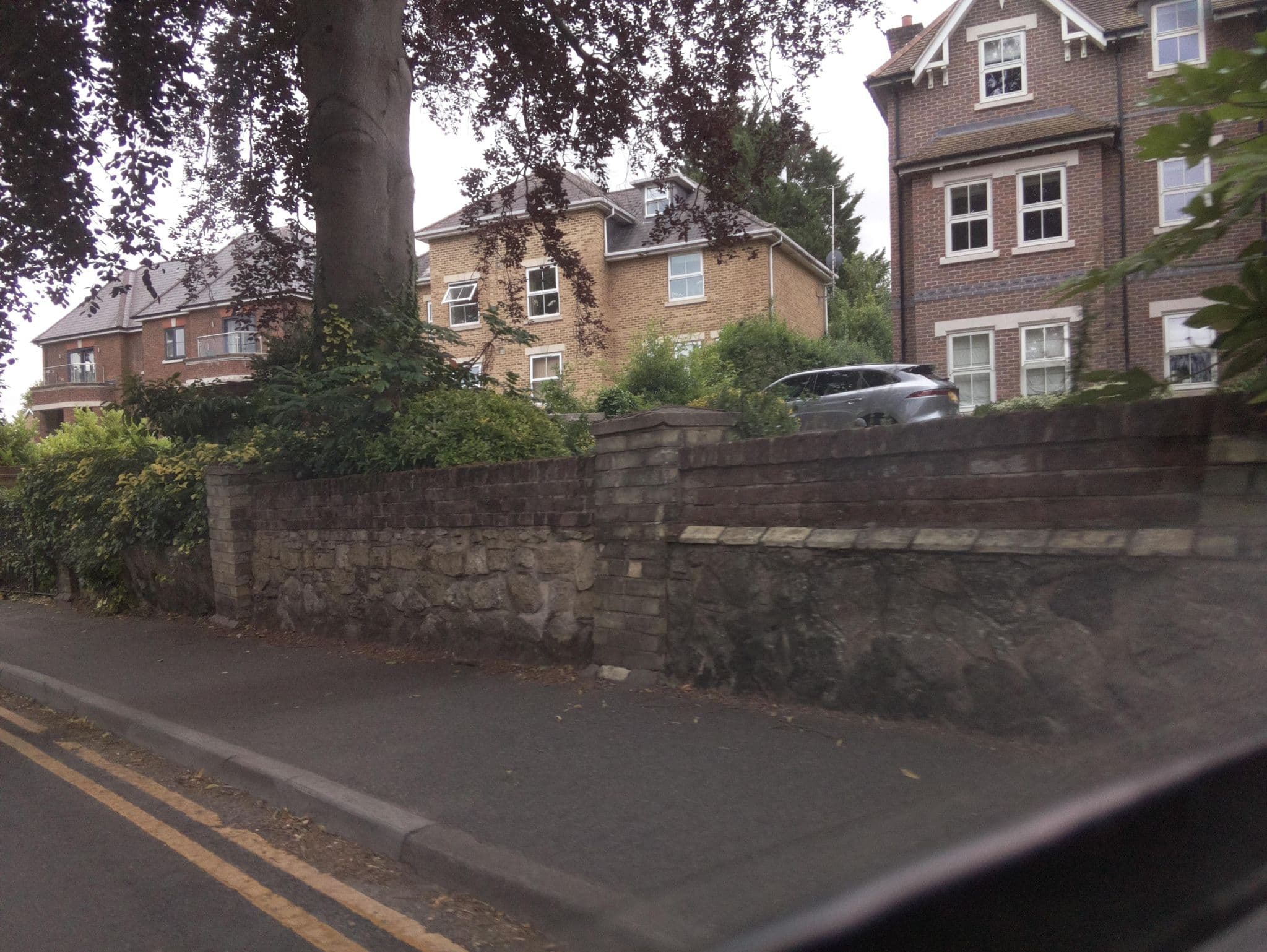 Street view near Blanes Court Hotel, Guildford — © southglos (CC BY-SA · Mapillary)