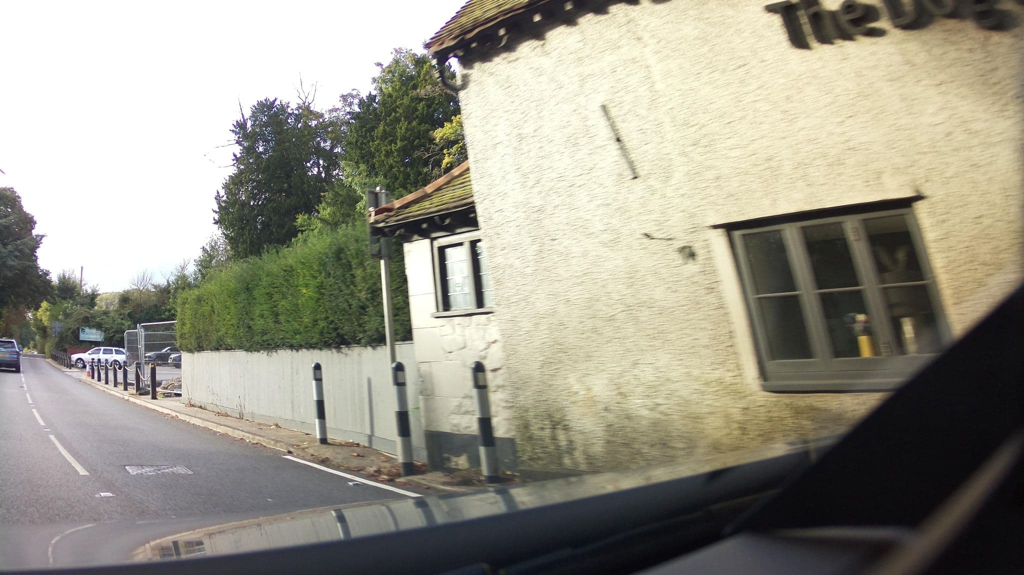 Street view near The Dog And Badger, Henley-on-Thames — © southglos (CC BY-SA · Mapillary)