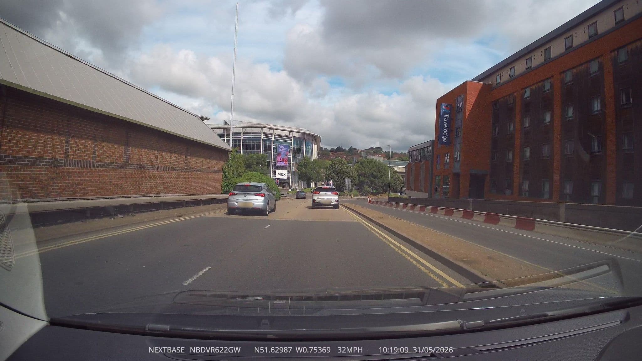 Street view near Travelodge, High Wycombe — © swinetown (CC BY-SA · Mapillary)