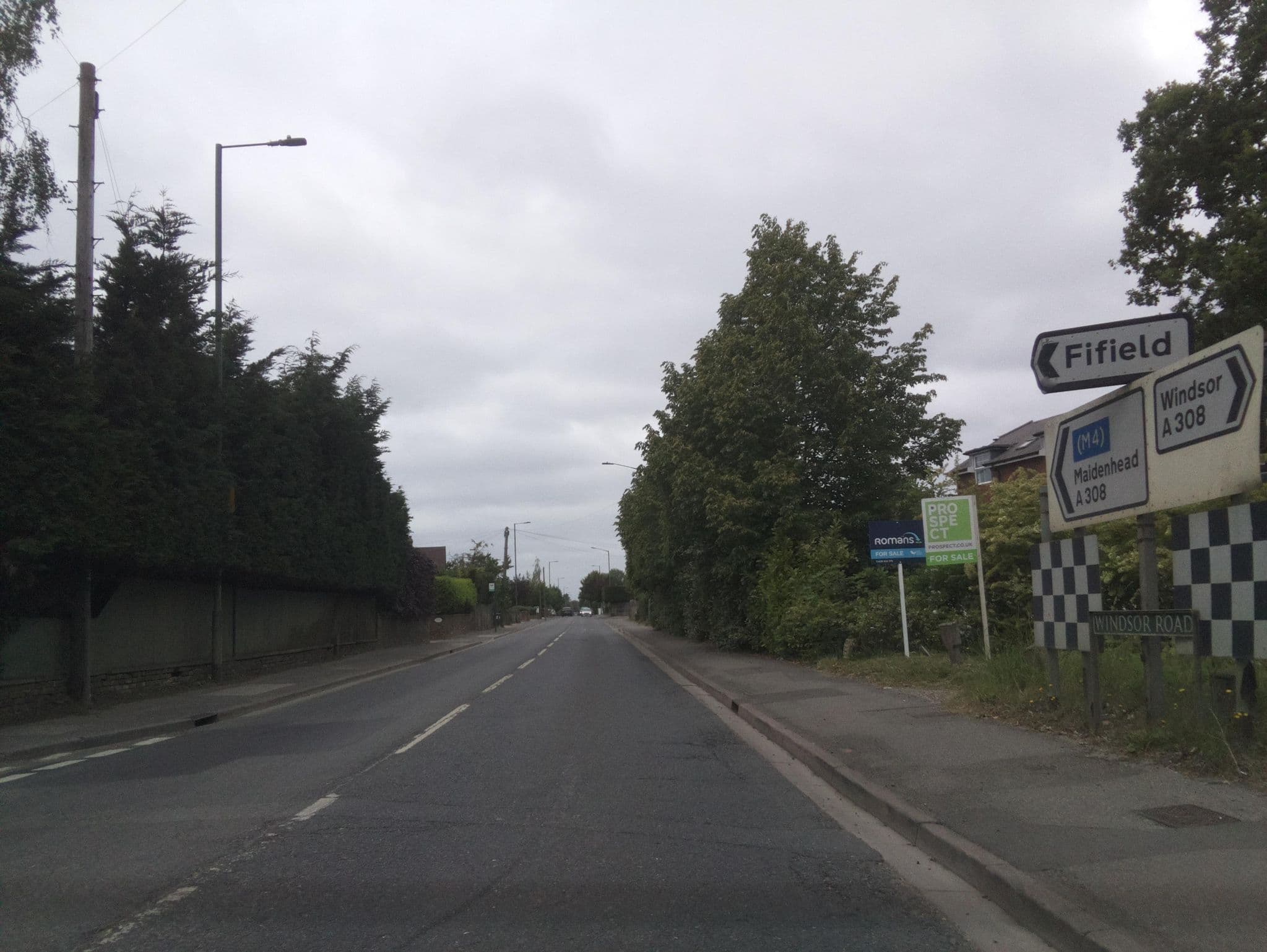Street view near The Pavilion Restaurant, Eton Wick — © southglos (CC BY-SA · Mapillary)