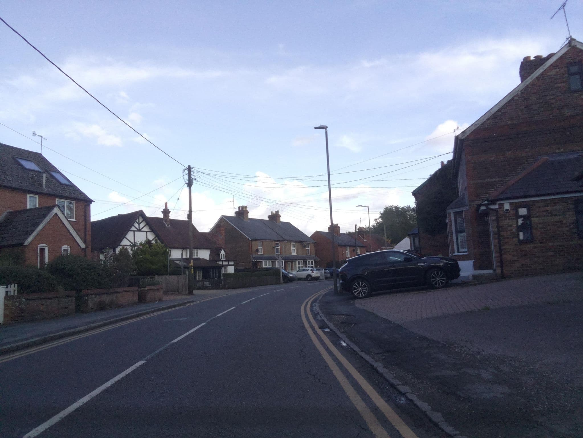 Street view near Woodbury Cottages Limited, Wooburn — © southglos (CC BY-SA · Mapillary)