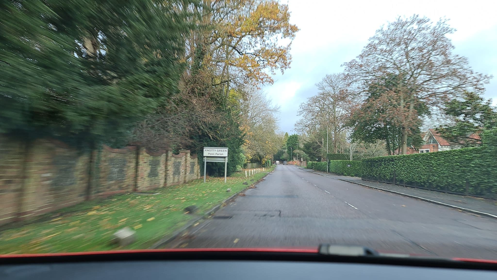 Street view near Ancro, Beaconsfield — © alexanderar (CC BY-SA · Mapillary)