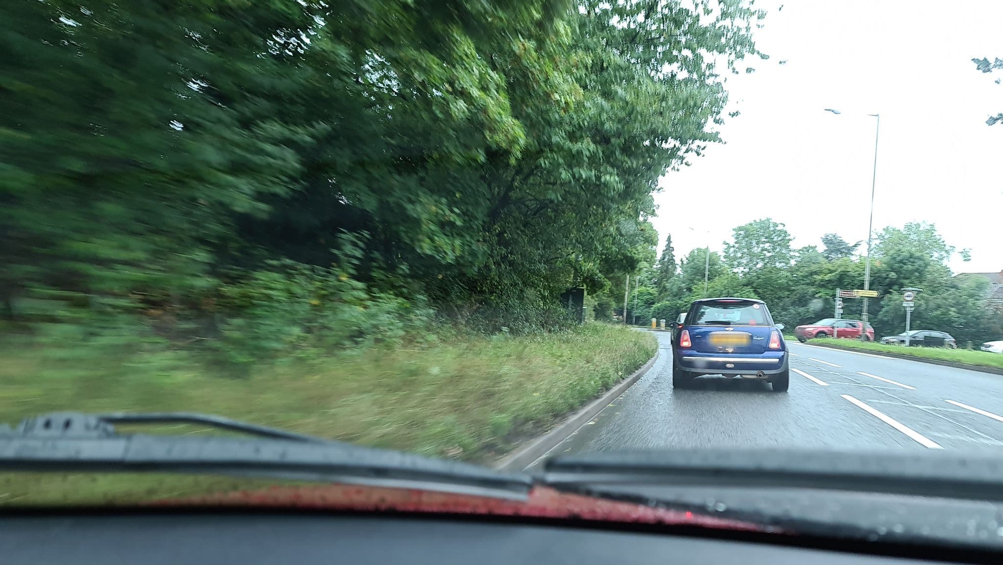 Street view near Monique's Bed & Breakfast, Beaconsfield — © alexanderar (CC BY-SA · Mapillary)