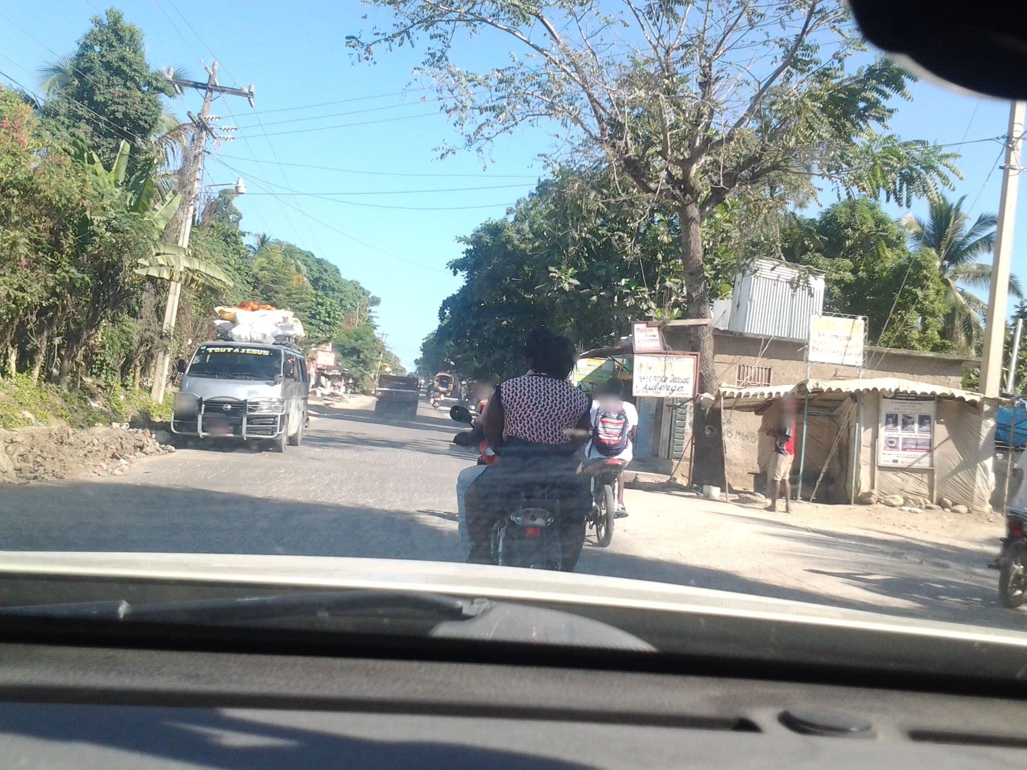 Street view near l'union hotel, Jacmel — © xapitoun (CC BY-SA · Mapillary)