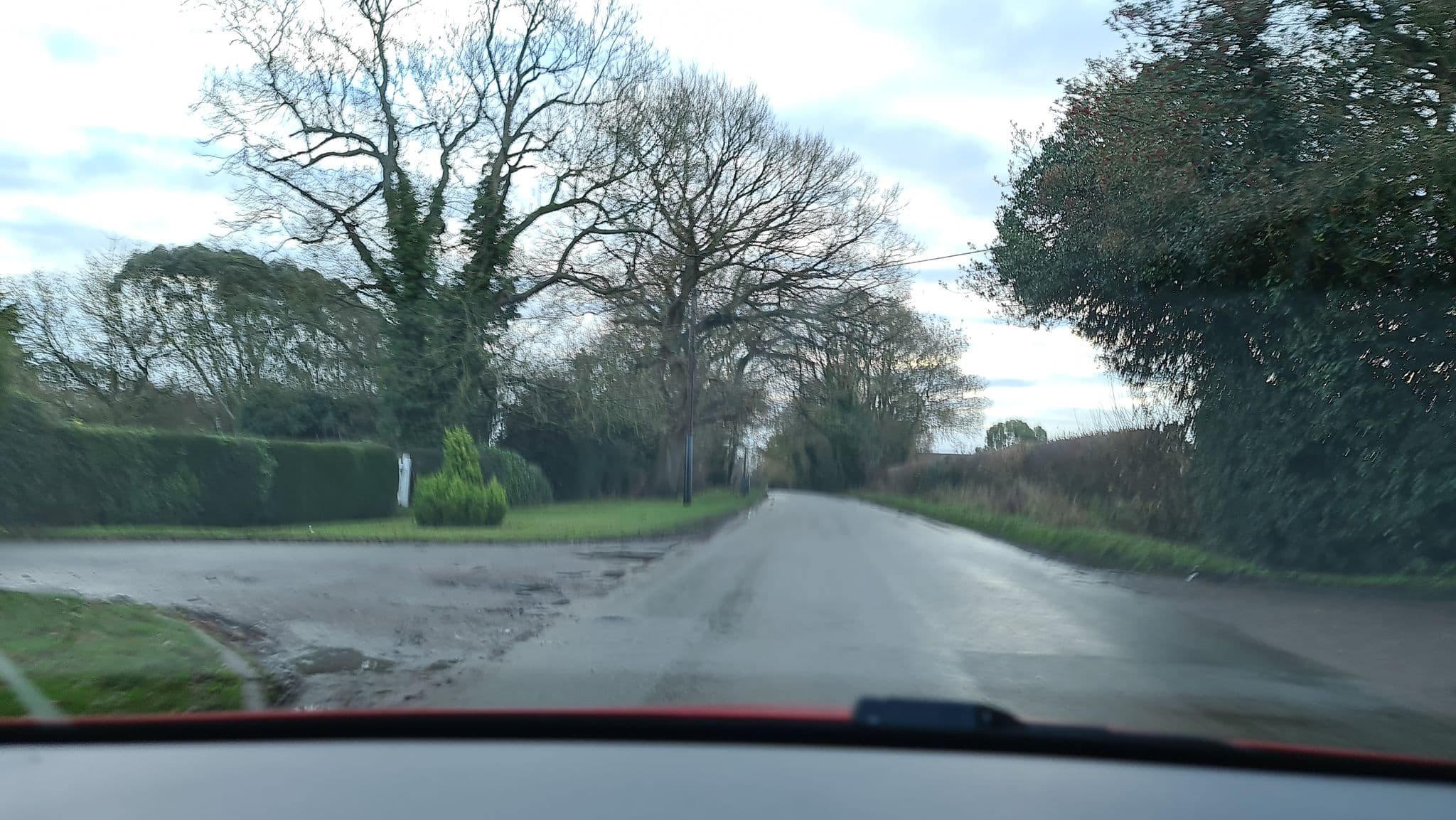 Street view near Chartridge Lodge, Chesham Bois — © alexanderar (CC BY-SA · Mapillary)