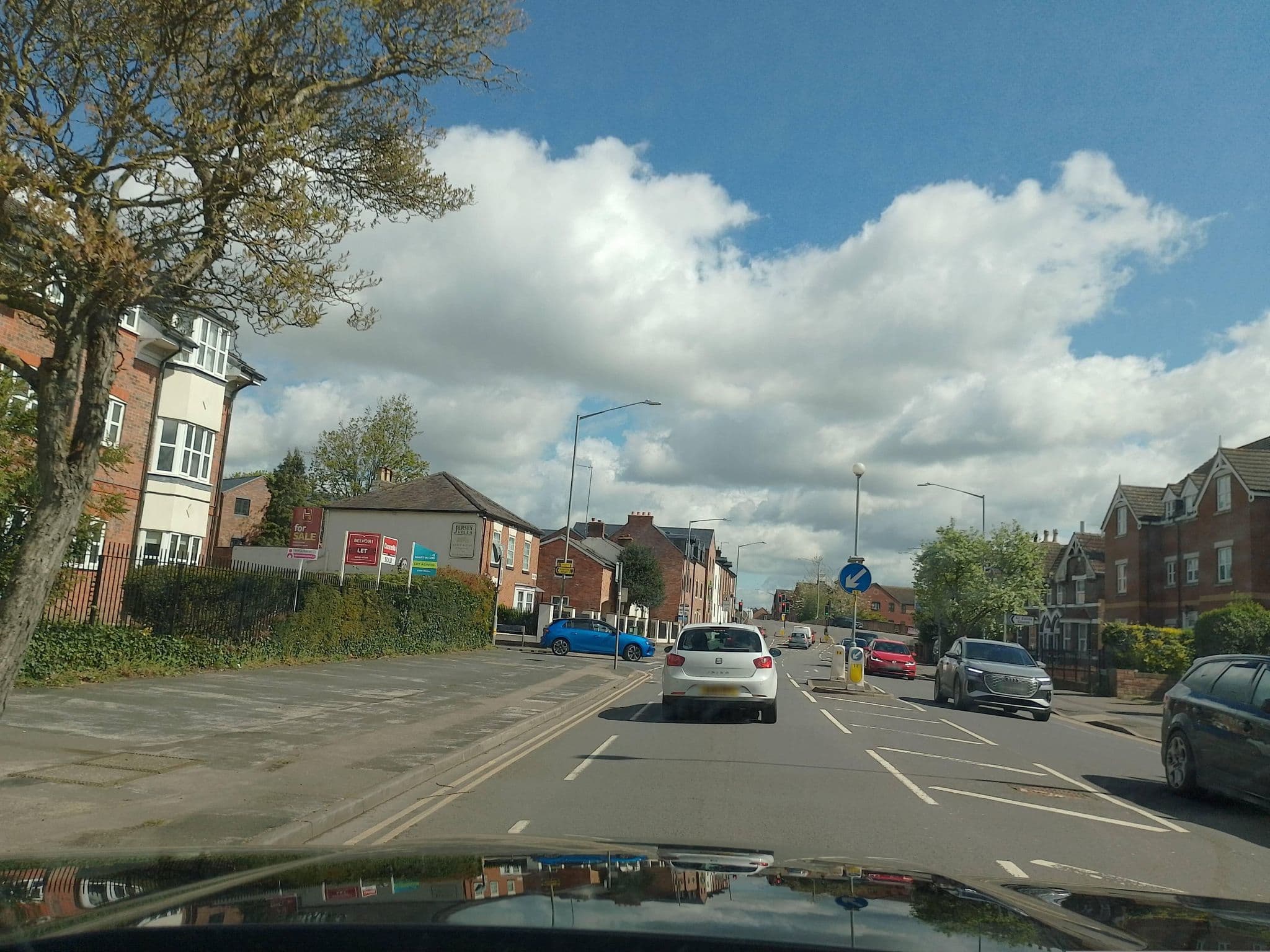 Street view near Warwick Lodge, Warwick — © laye (CC BY-SA · Mapillary)