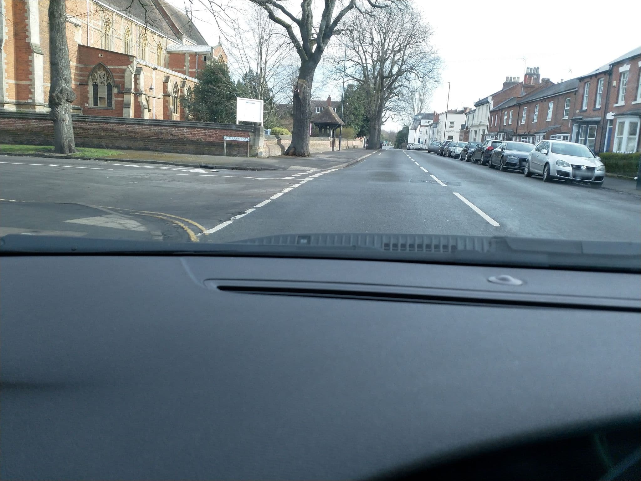 Street view near Eaton Court Hotel, Royal Leamington Spa — © laye (CC BY-SA · Mapillary)
