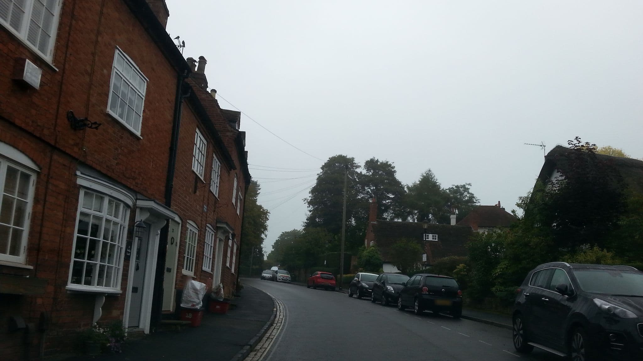 Street view near Kenilworth's Benfield Cottage, Kenilworth — © adam2 (CC BY-SA · Mapillary)